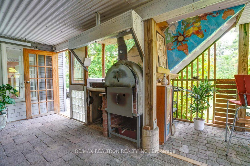 121 Riverglen Drive Property Photo 35