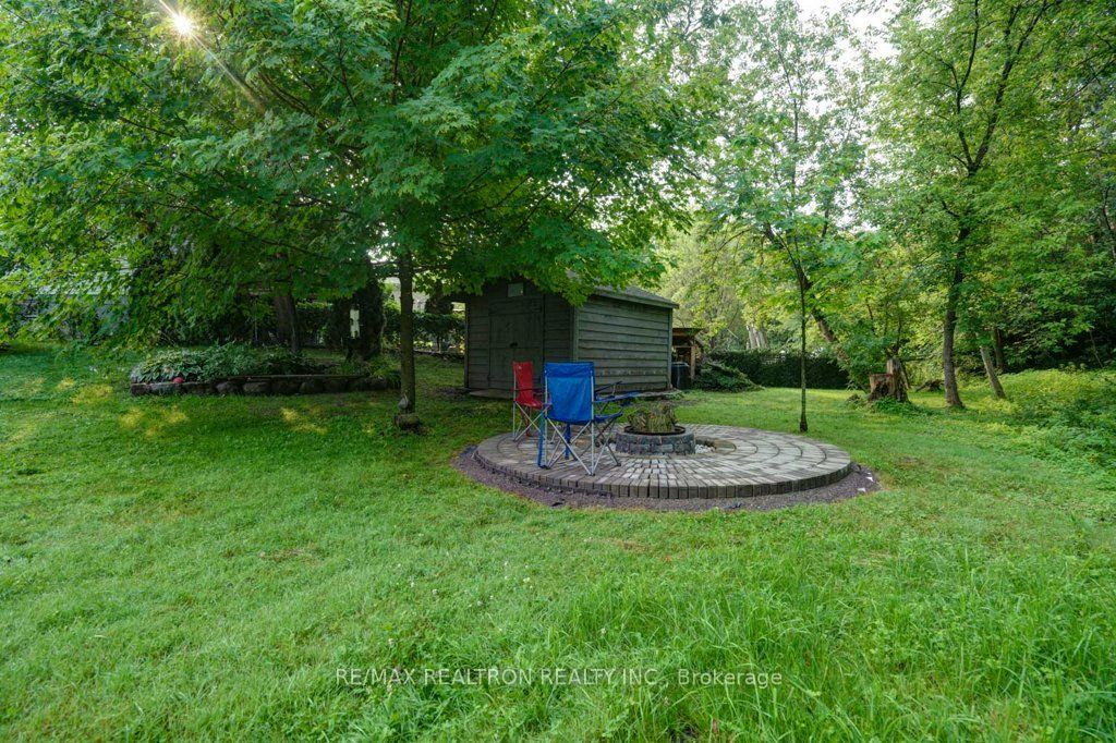 121 Riverglen Drive Property Photo 37