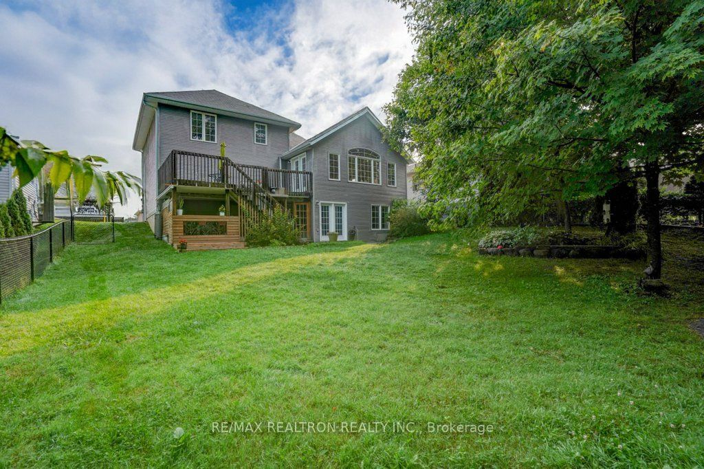 121 Riverglen Drive Property Photo 38