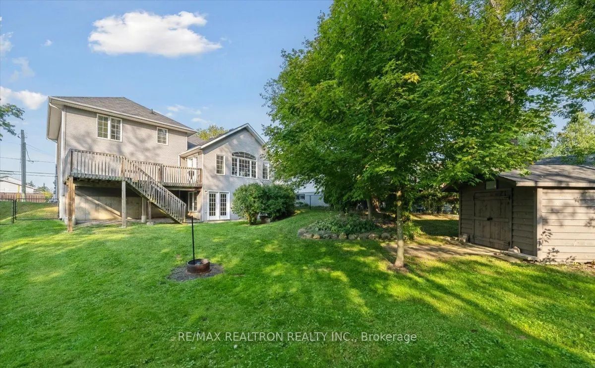 121 Riverglen Drive Property Photo 40
