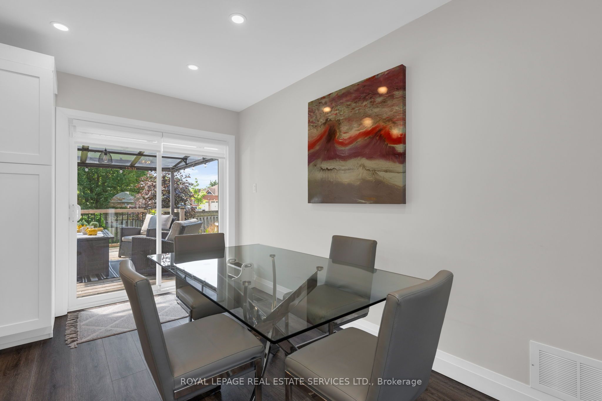 619 Glen Cedar Crescent Property Photo 13
