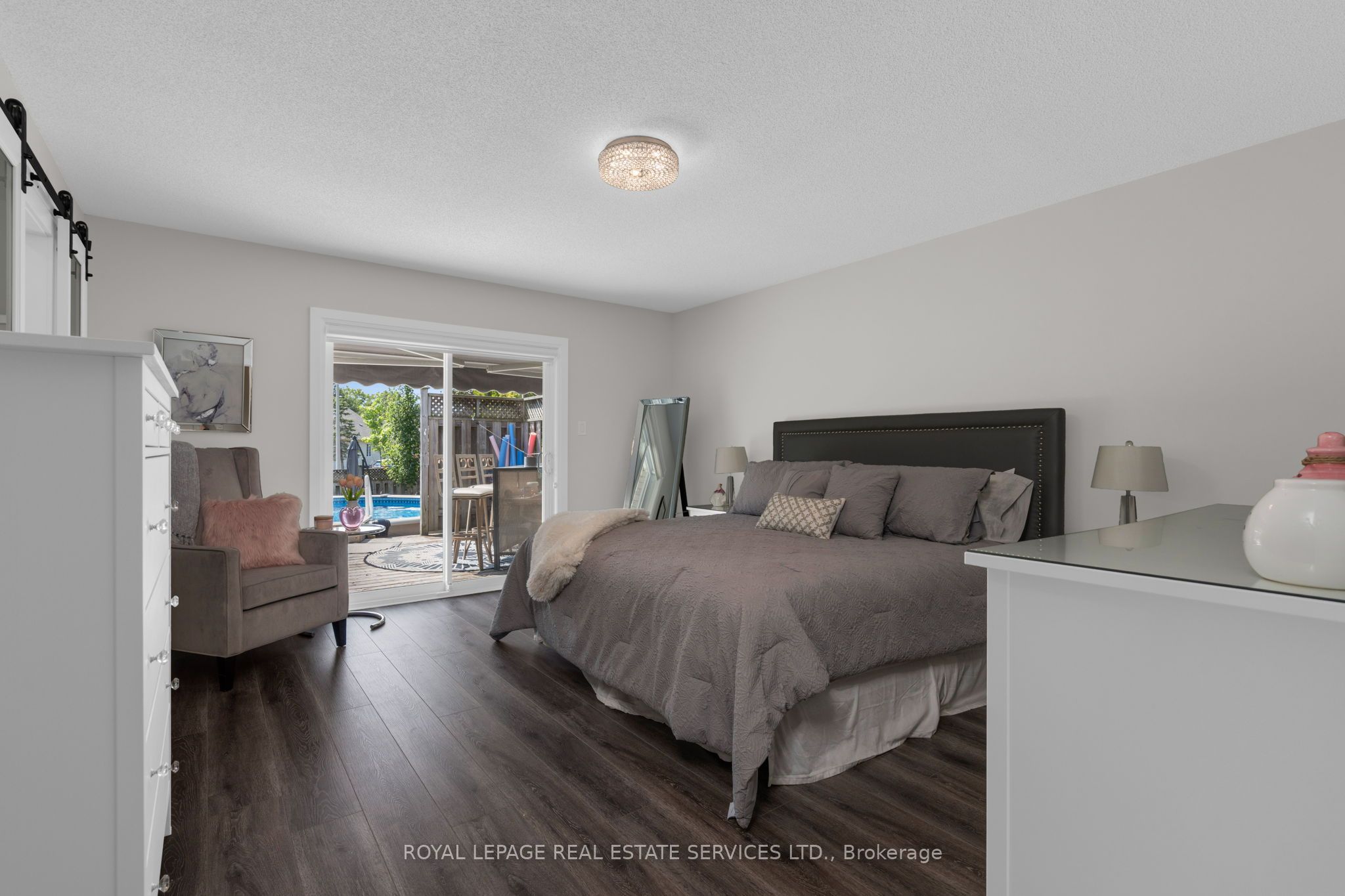 619 Glen Cedar Crescent Property Photo 14