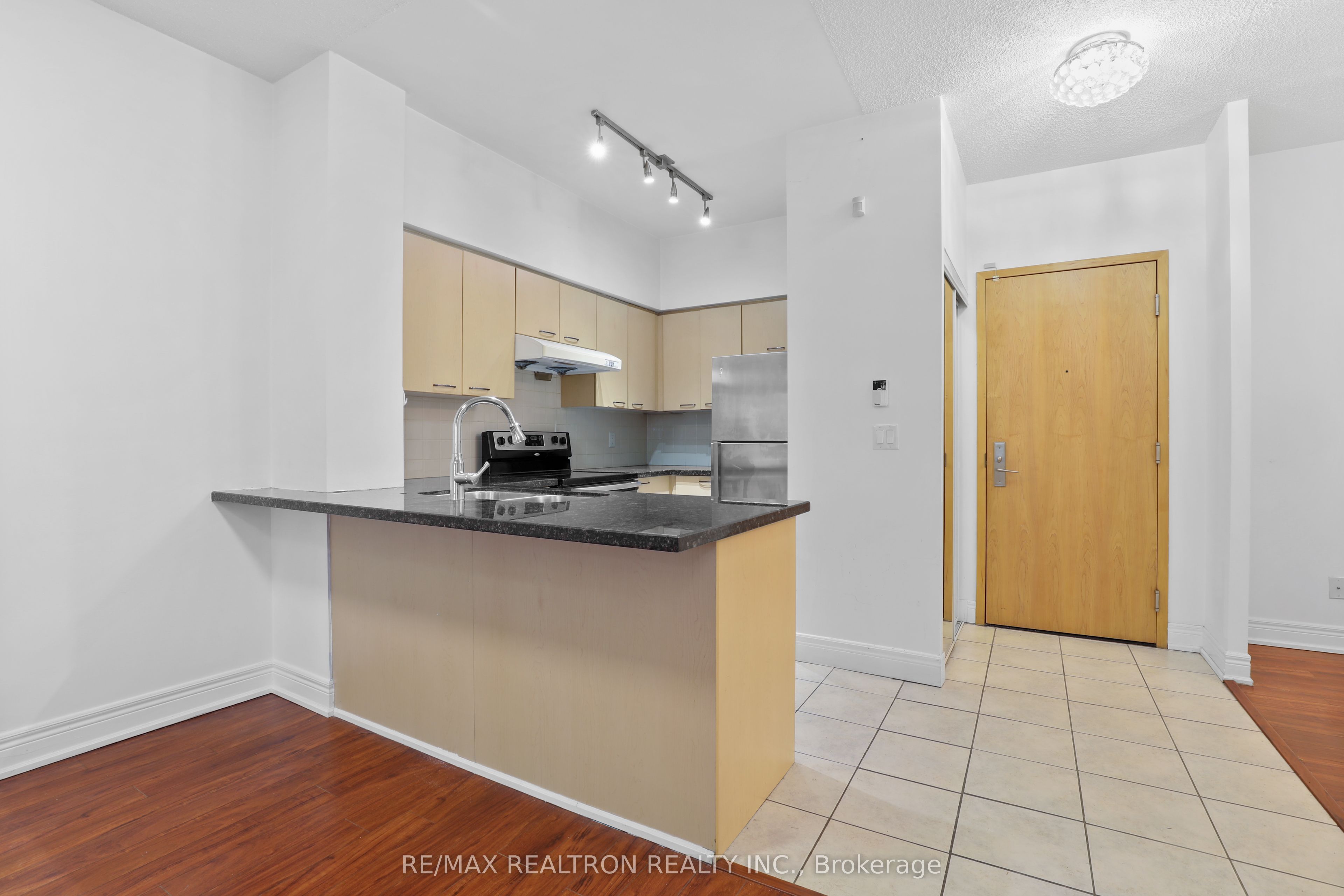 48 Suncrest Boulevard 112 Property Photo 17
