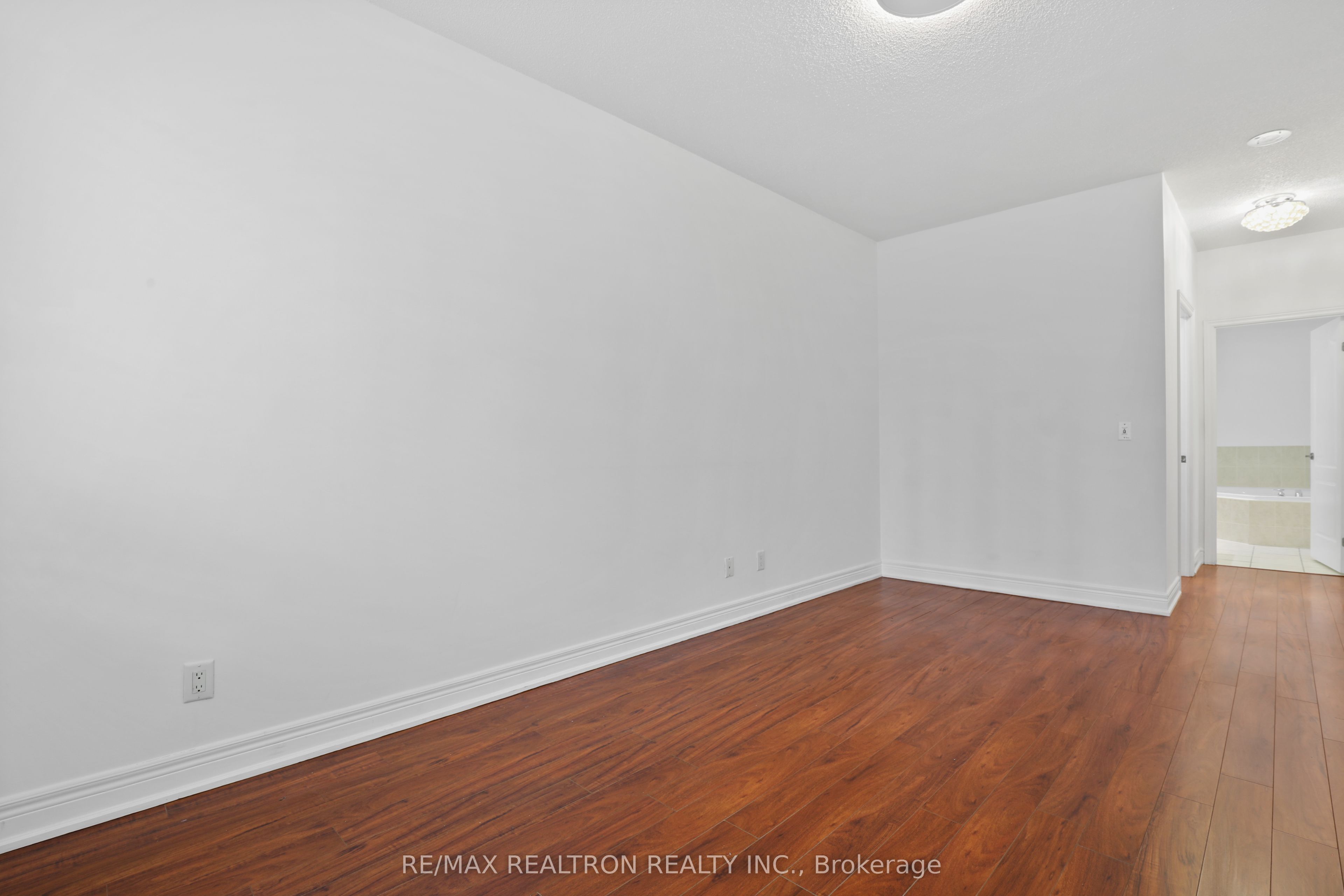 48 Suncrest Boulevard 112 Property Photo 24