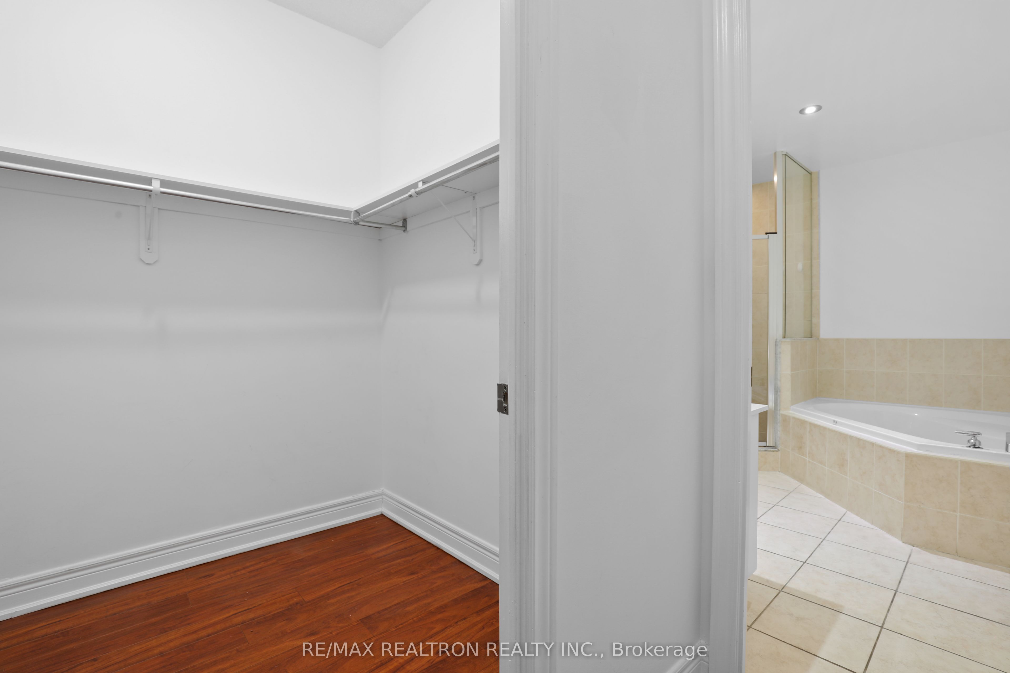 48 Suncrest Boulevard 112 Property Photo 26
