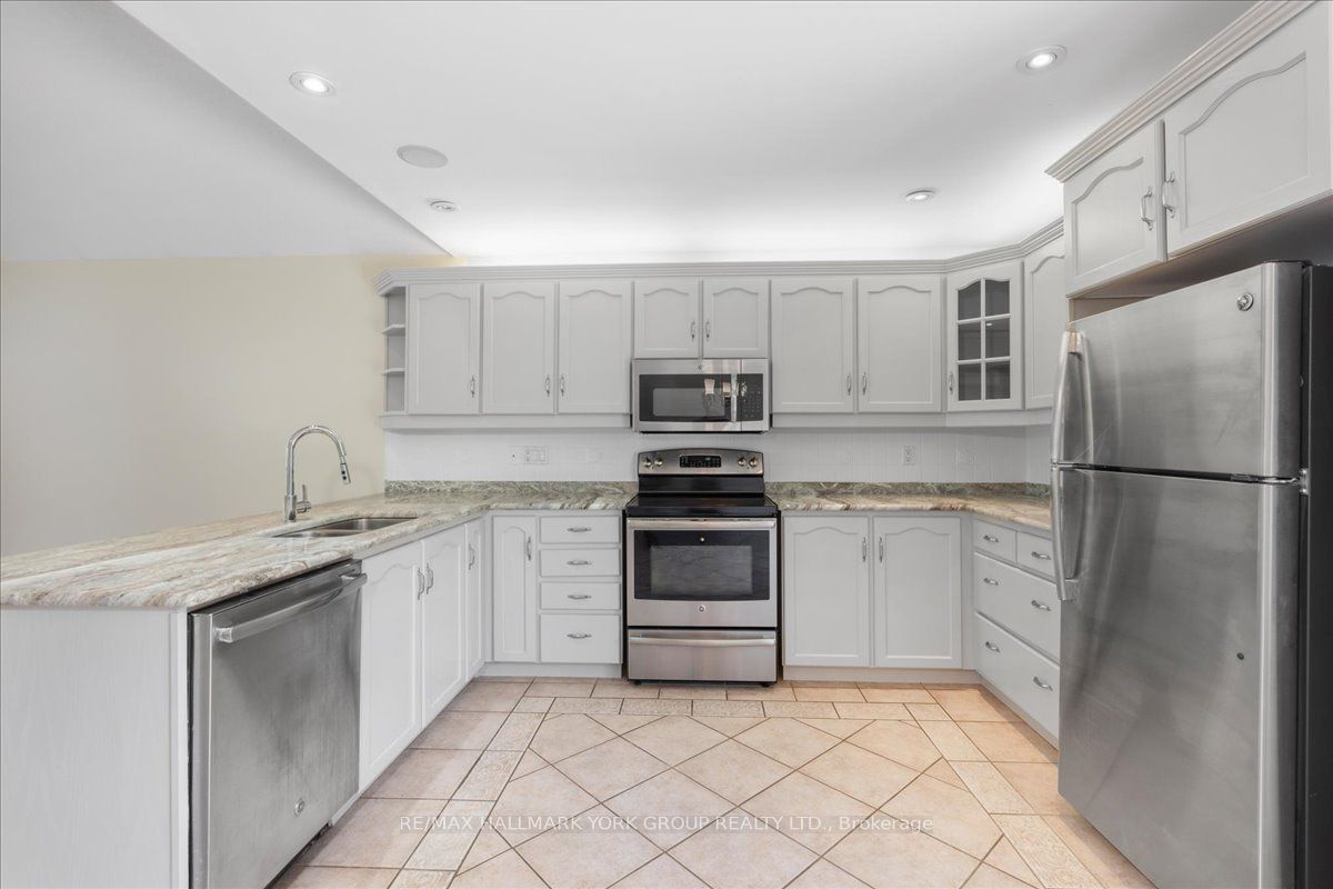 45 Highcastle Avenue Property Photo 18