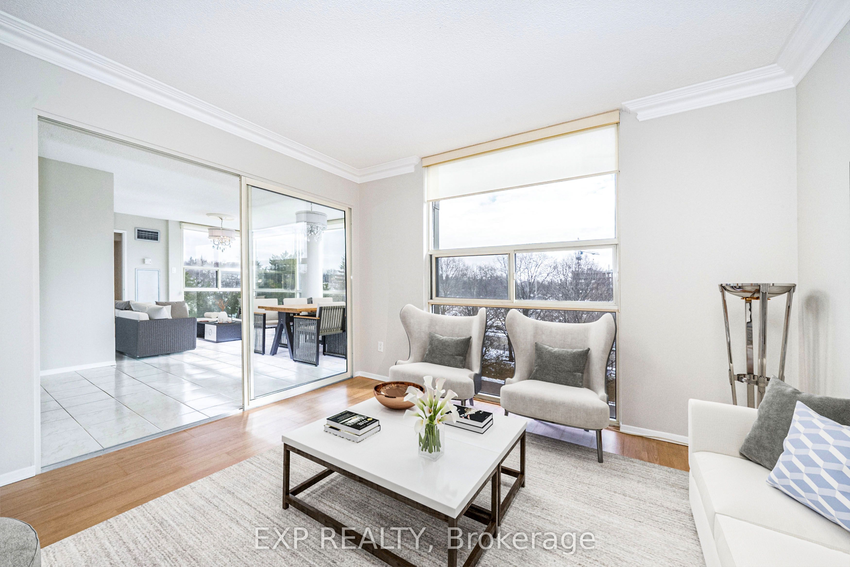 30 Harding Boulevard W 404 Property Photo 6