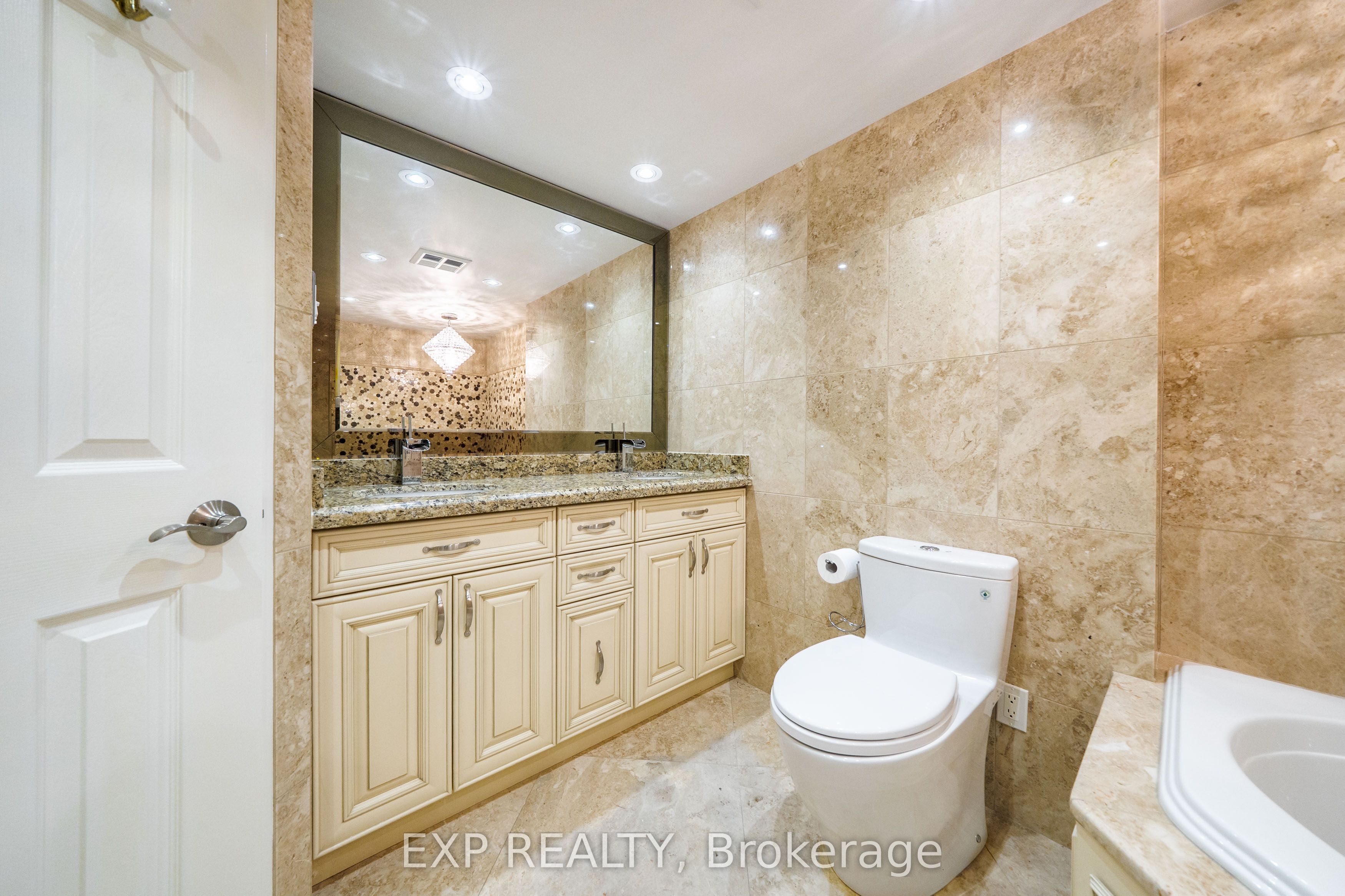 30 Harding Boulevard W 404 Property Photo 21