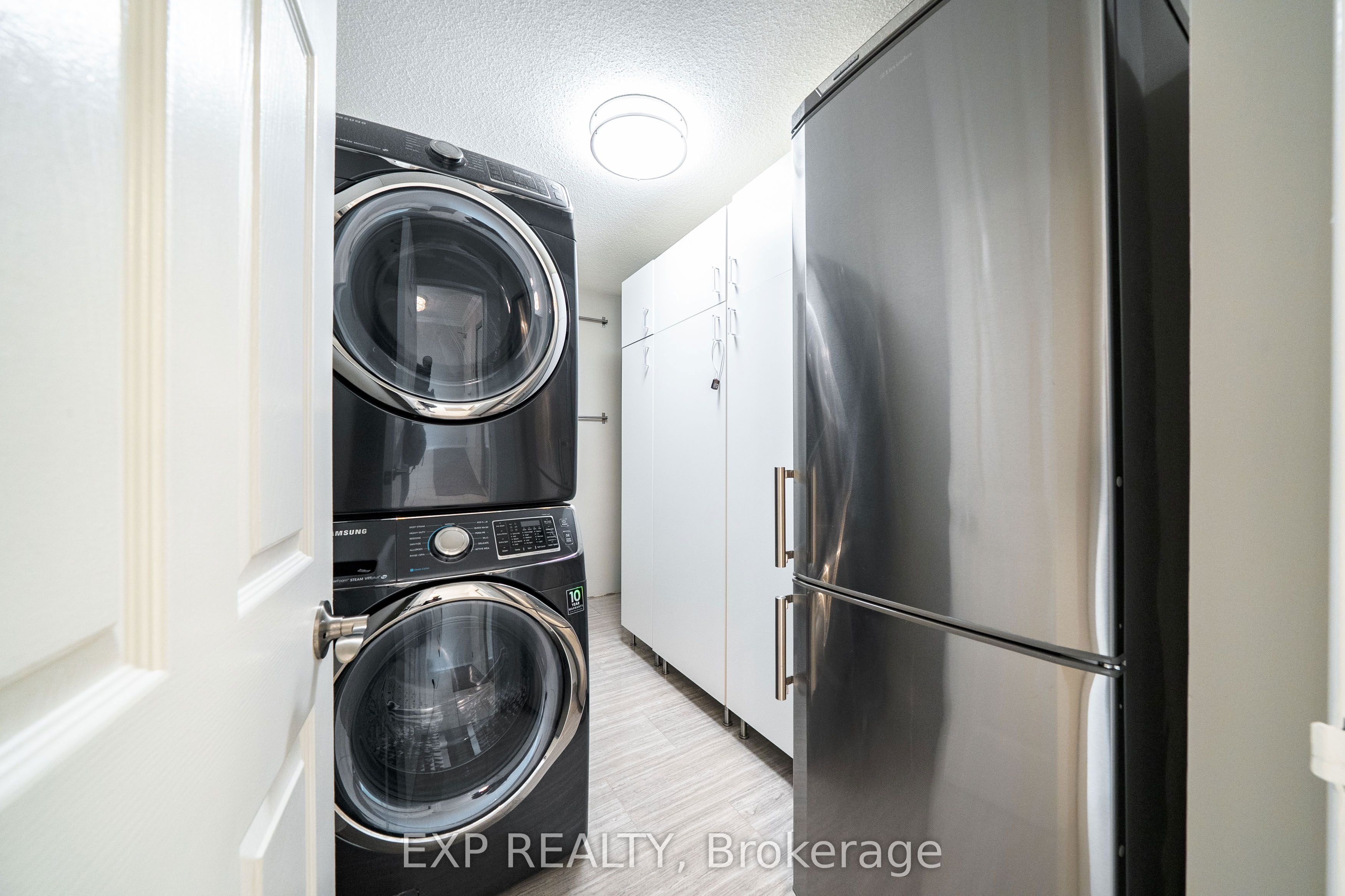 30 Harding Boulevard W 404 Property Photo 22