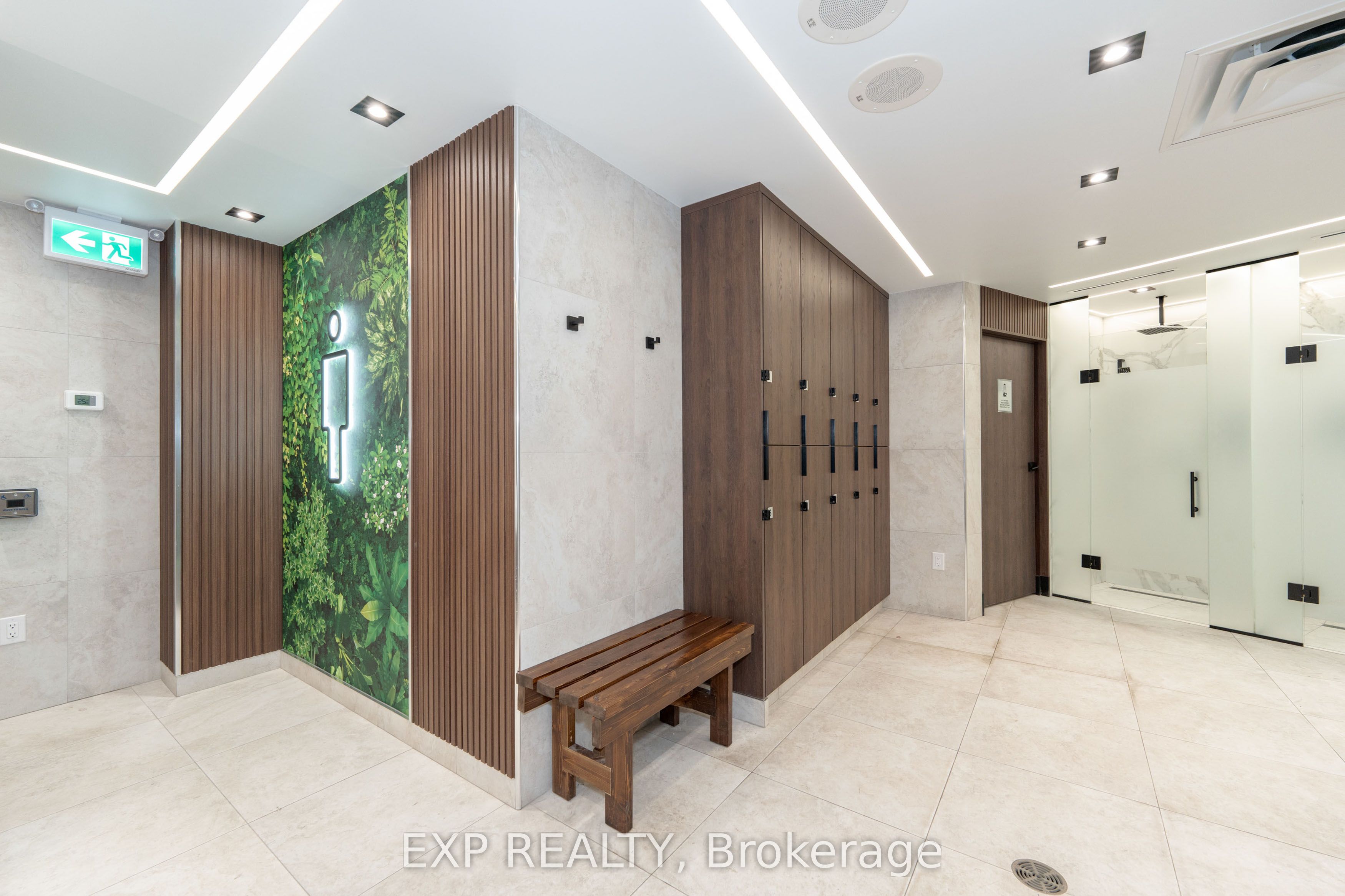 30 Harding Boulevard W 404 Property Photo 26