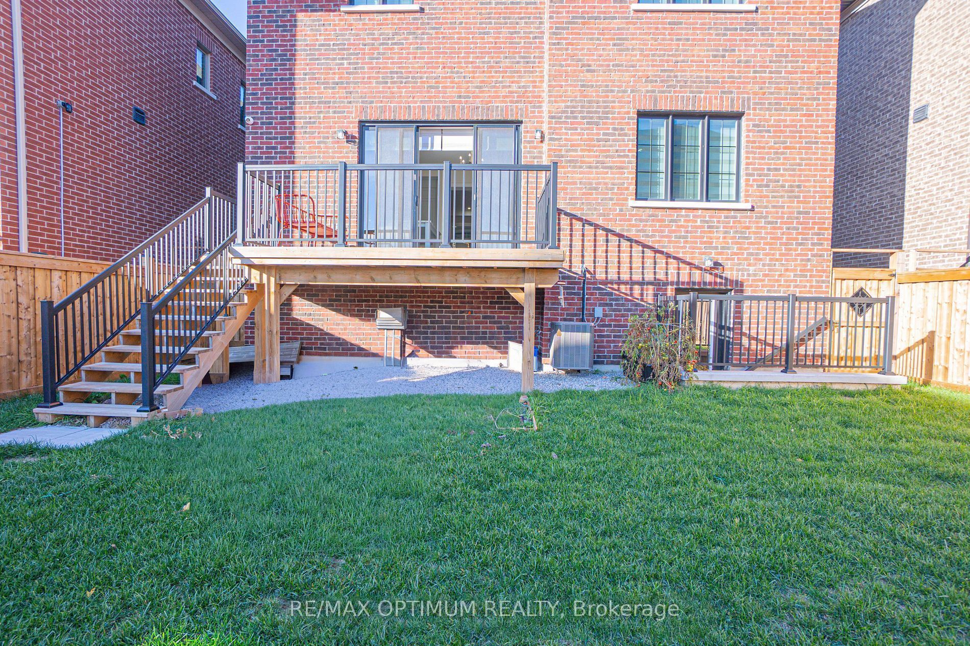 53 Kinburn Crescent Property Photo 32