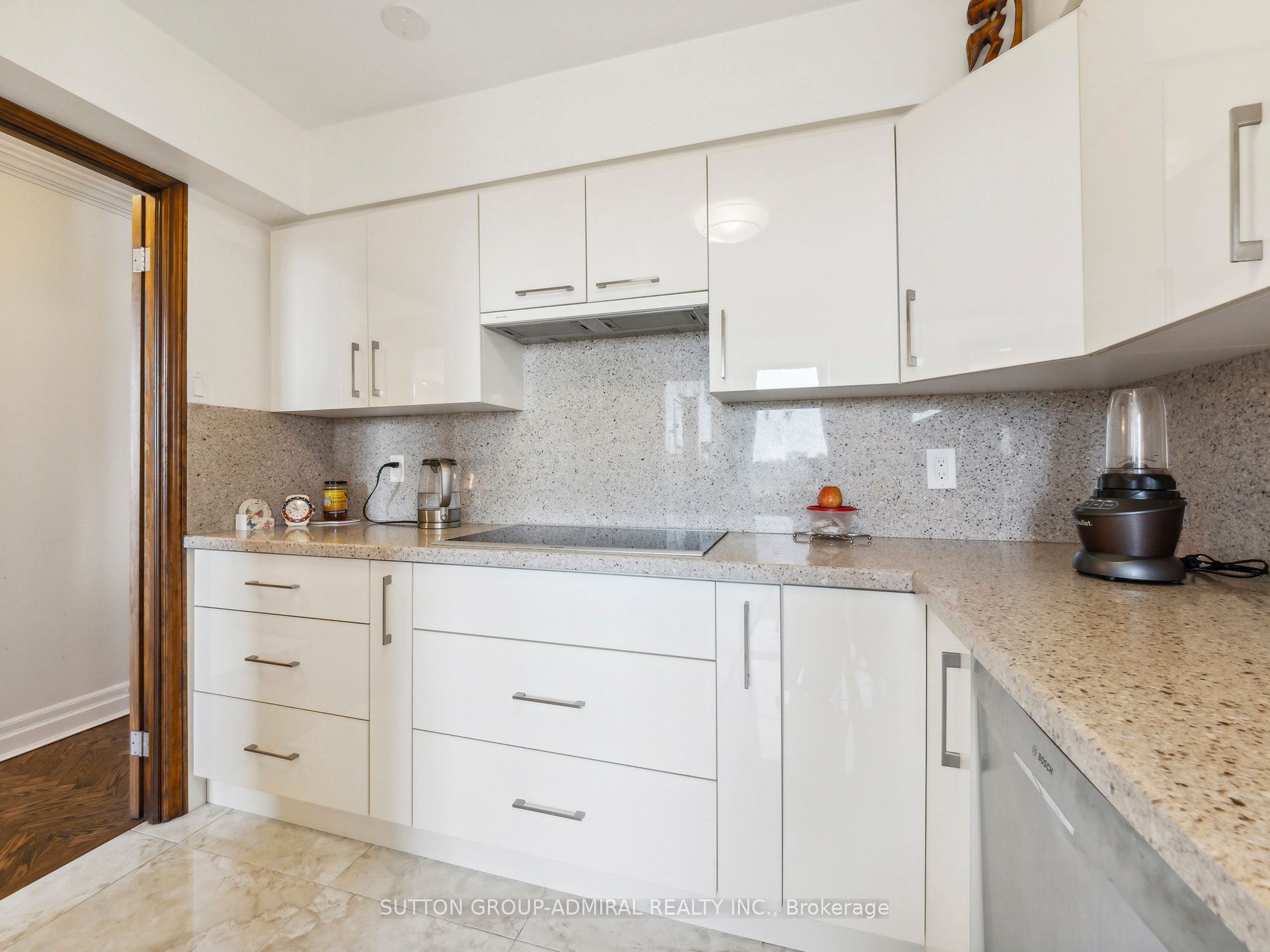 7 Townsgate Drive 604 Property Photo 11