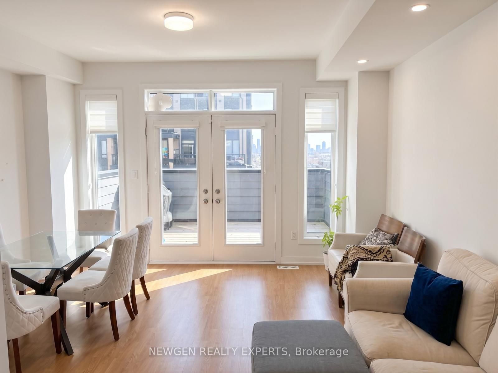 97 Cornell Rouge Boulevard Property Photo 3