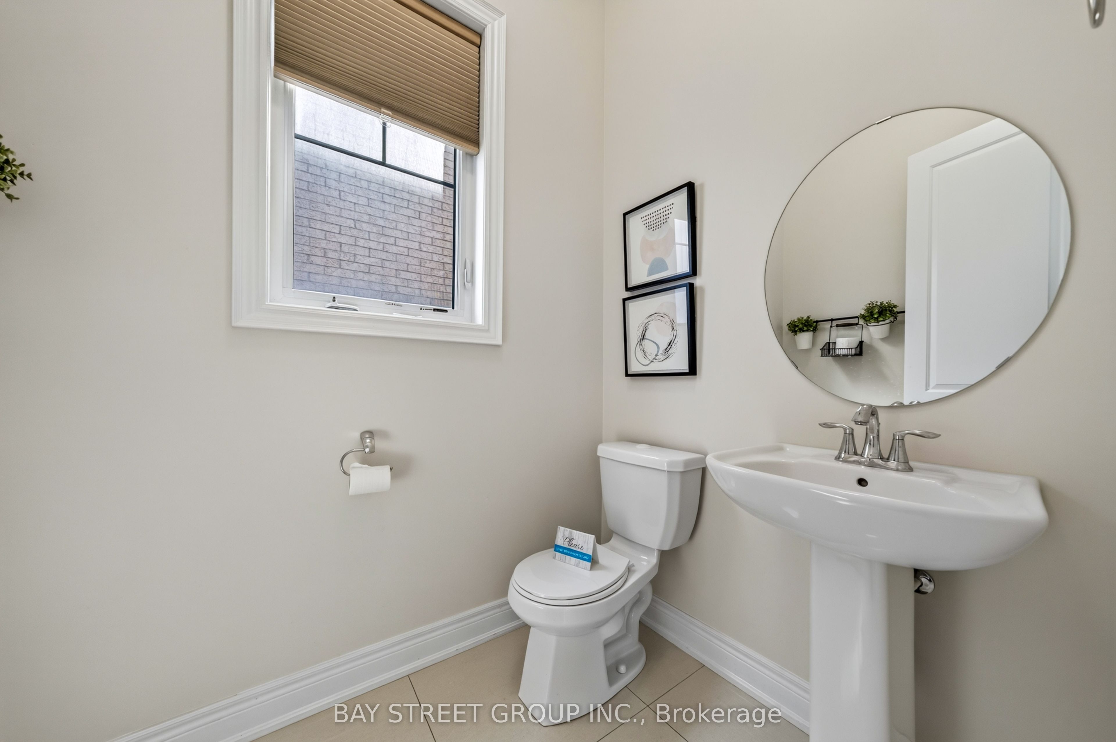 31 Woodgate Pines Drive Property Photo 12