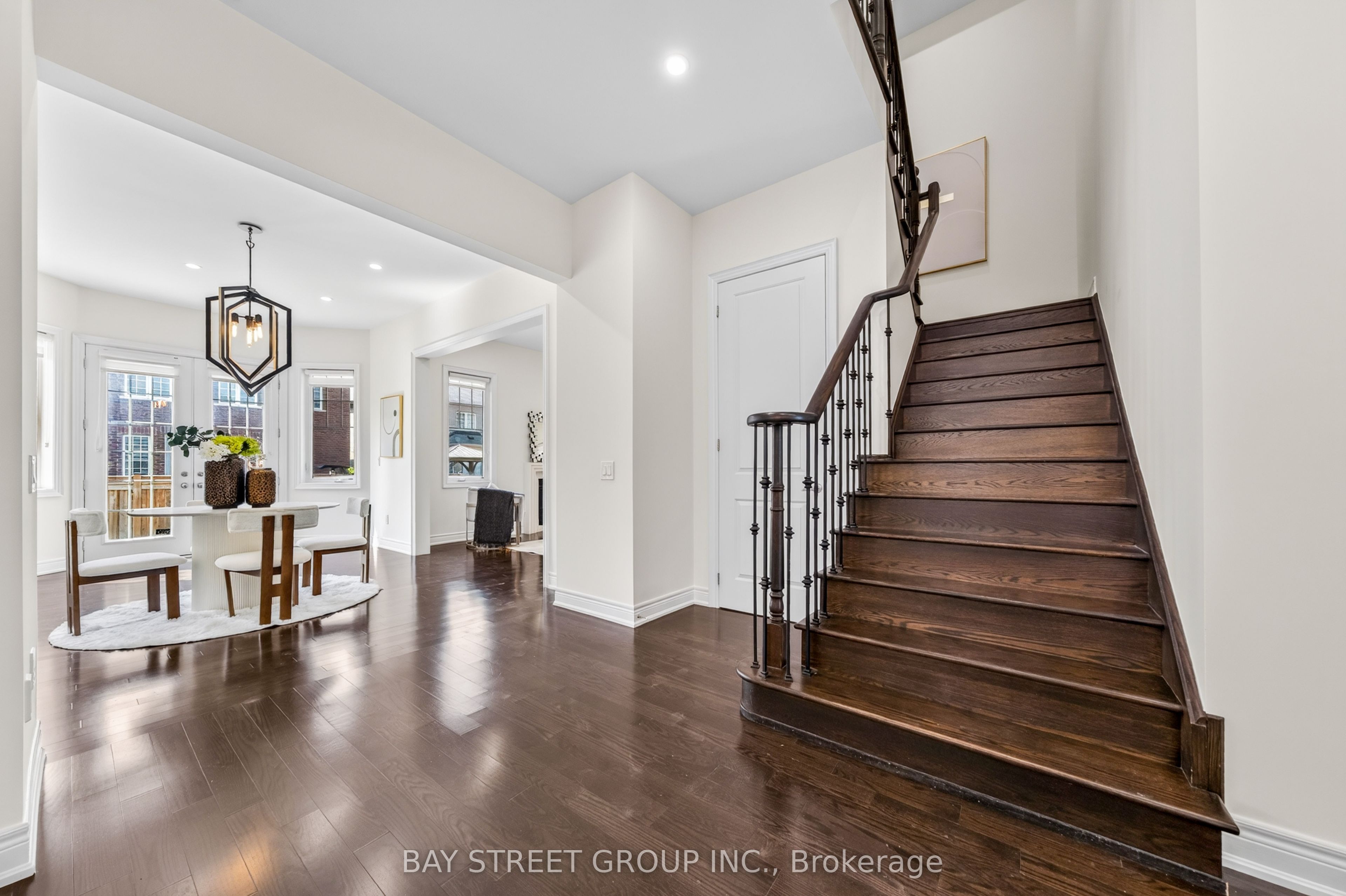31 Woodgate Pines Drive Property Photo 25