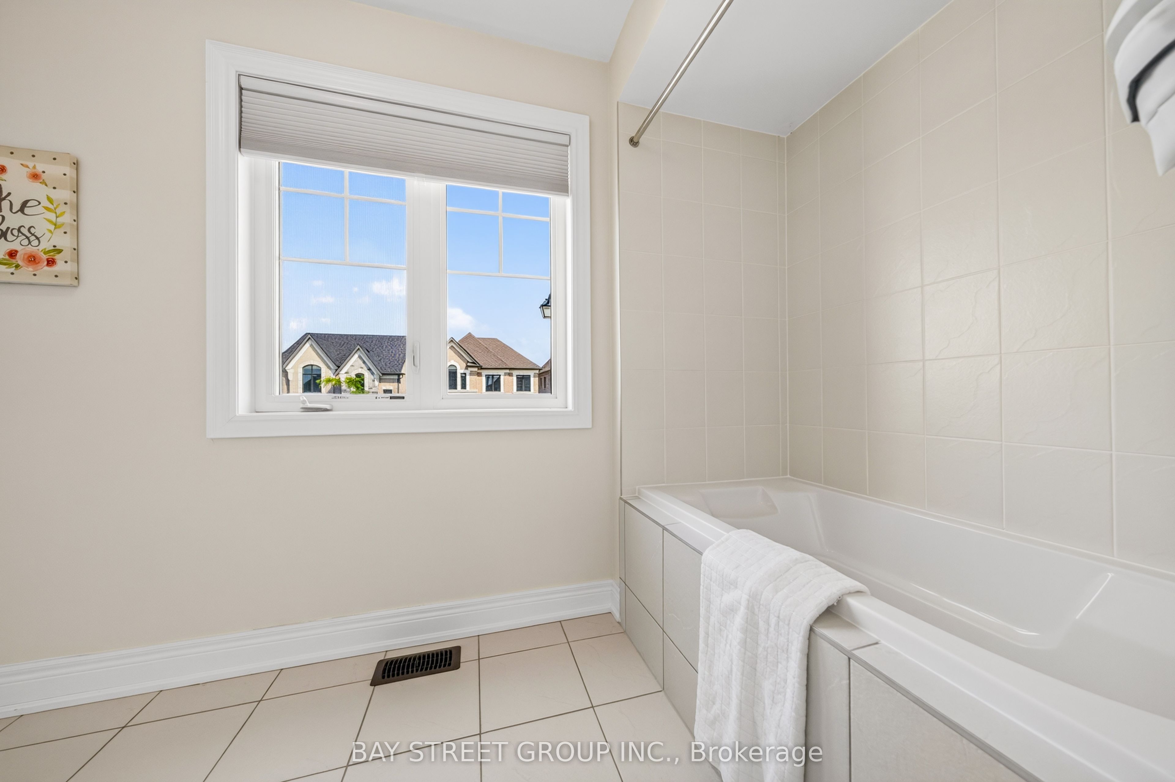 31 Woodgate Pines Drive Property Photo 34