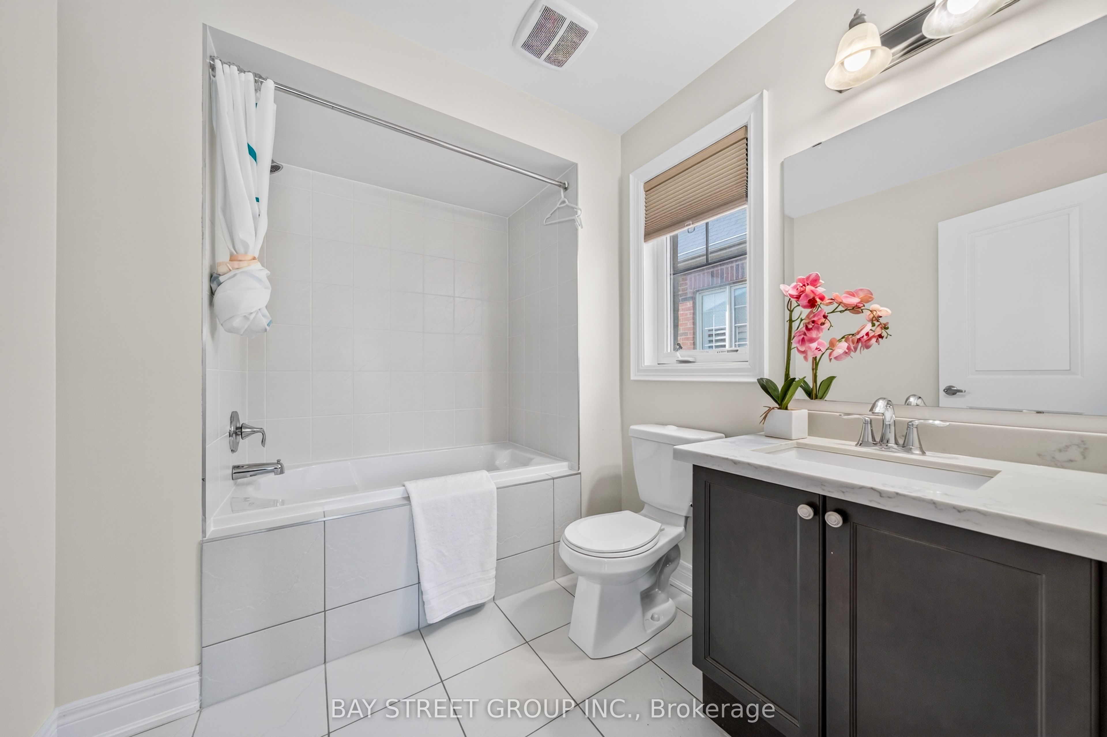 31 Woodgate Pines Drive Property Photo 37