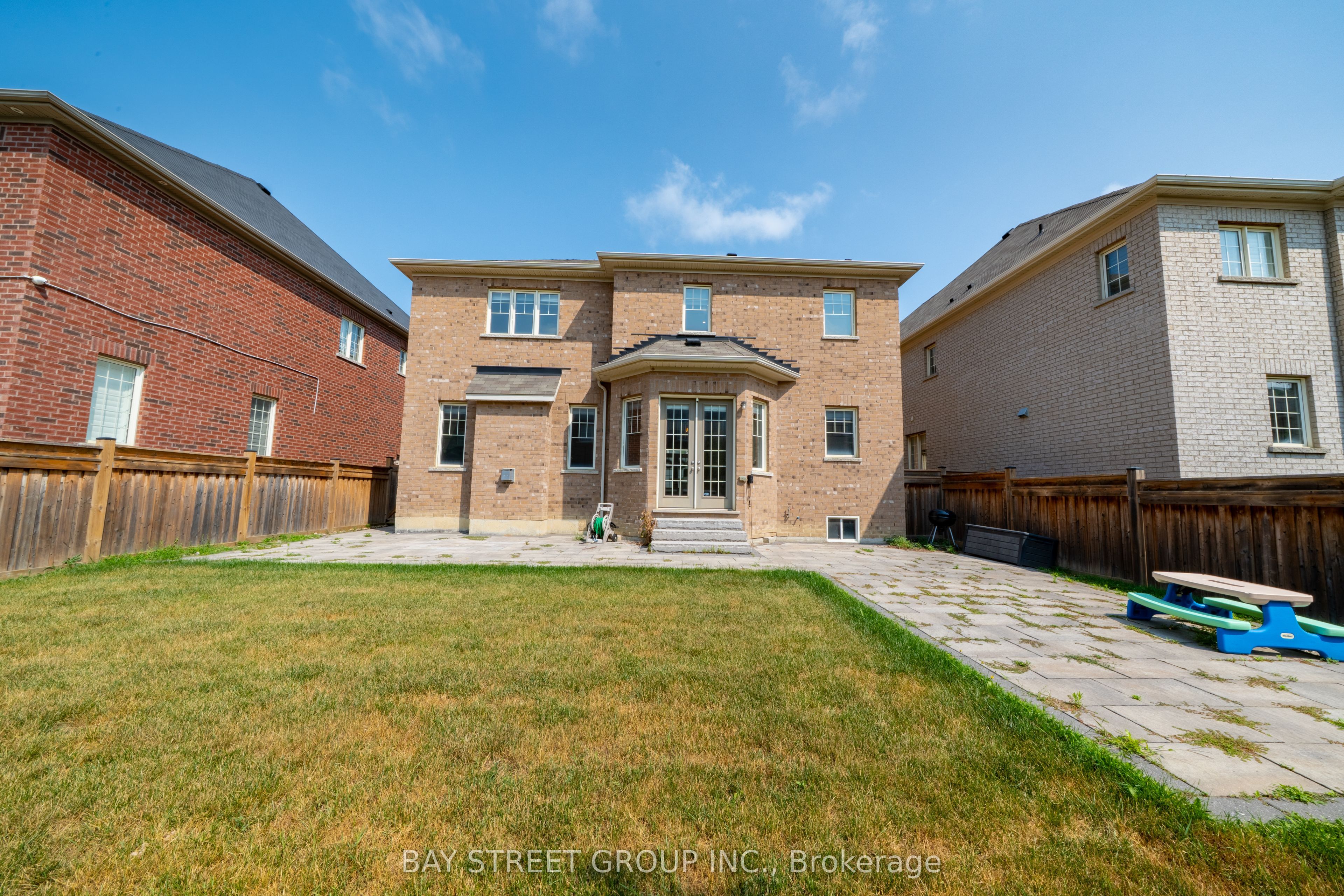 31 Woodgate Pines Drive Property Photo 41