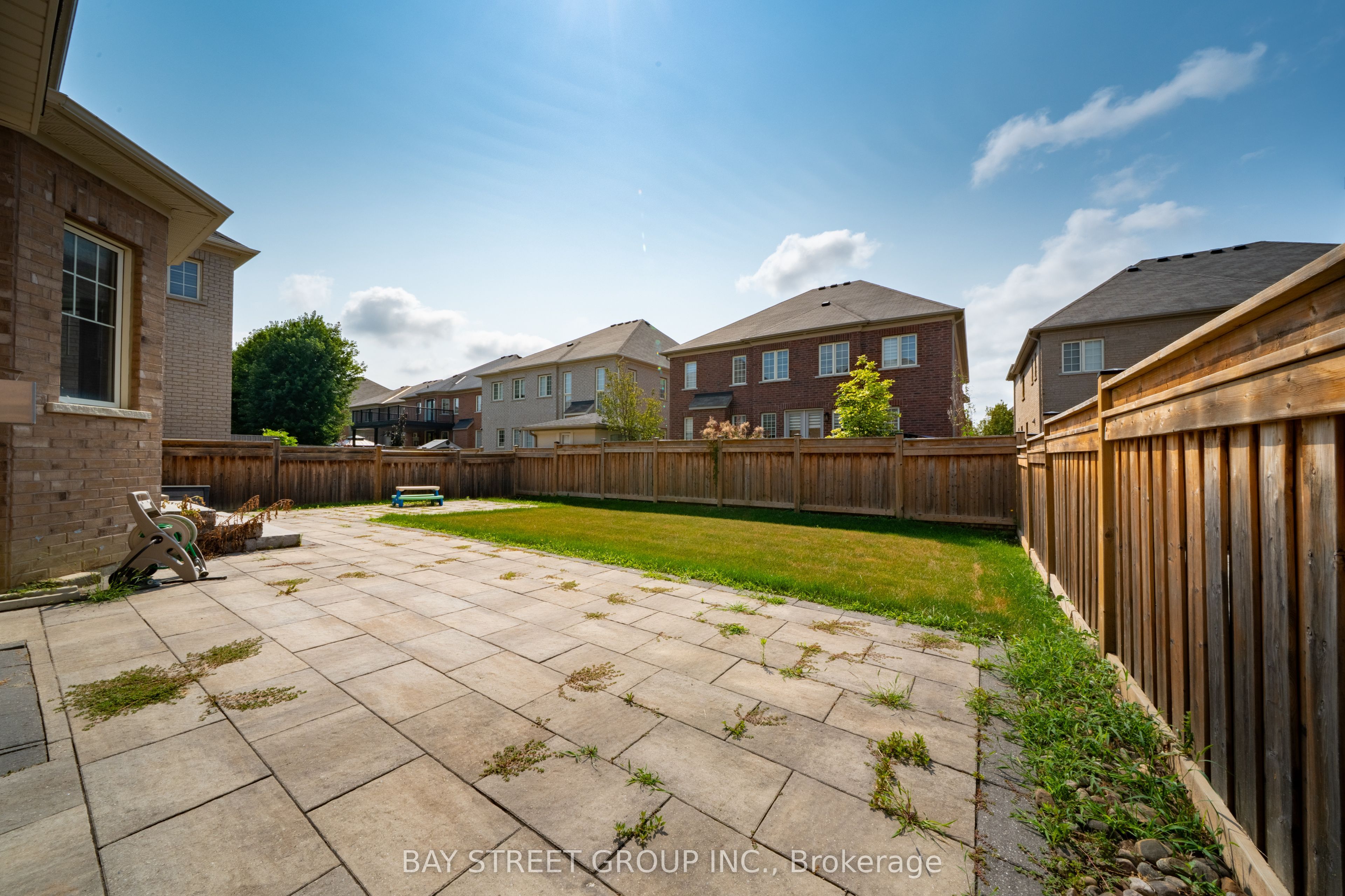31 Woodgate Pines Drive Property Photo 42