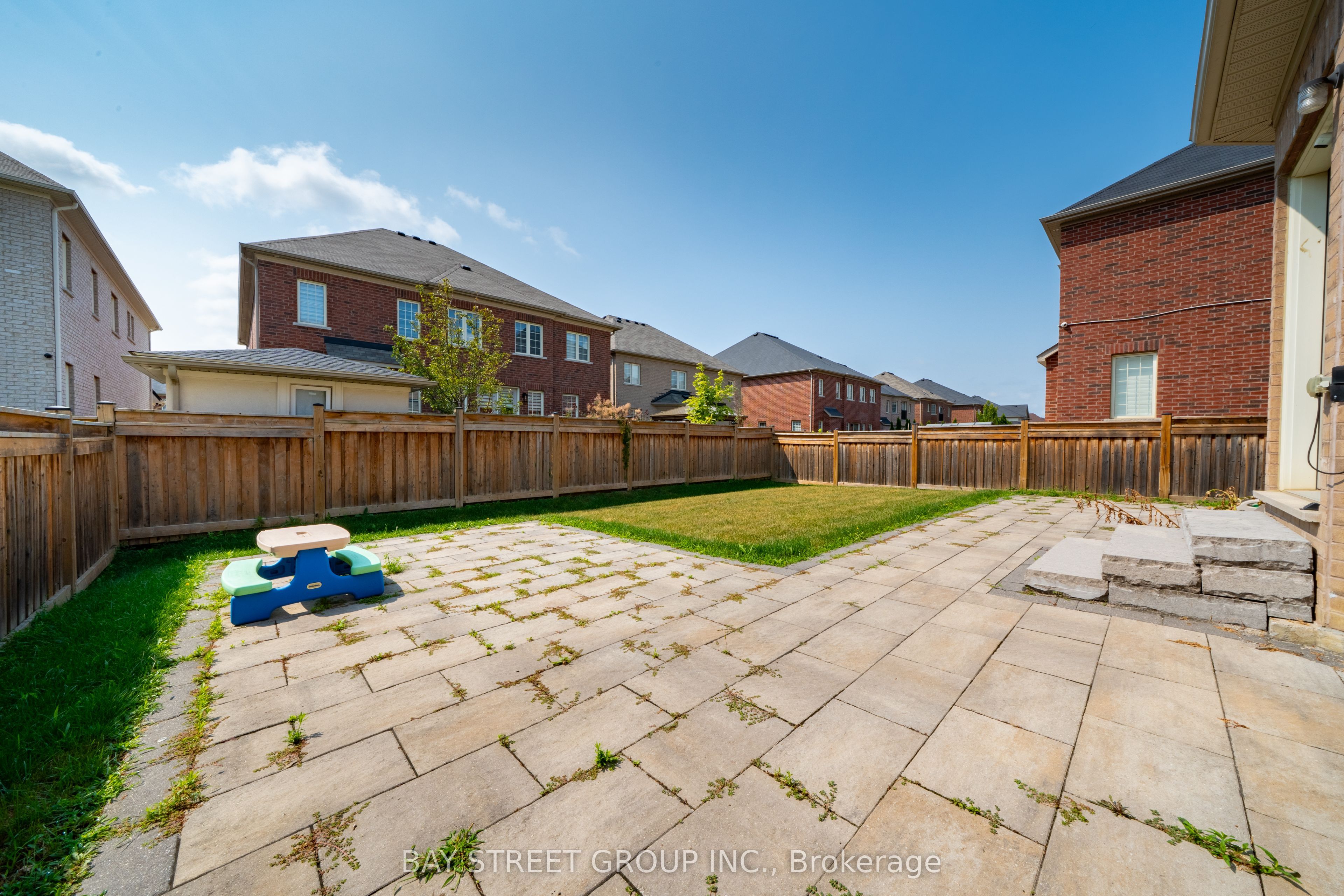 31 Woodgate Pines Drive Property Photo 43