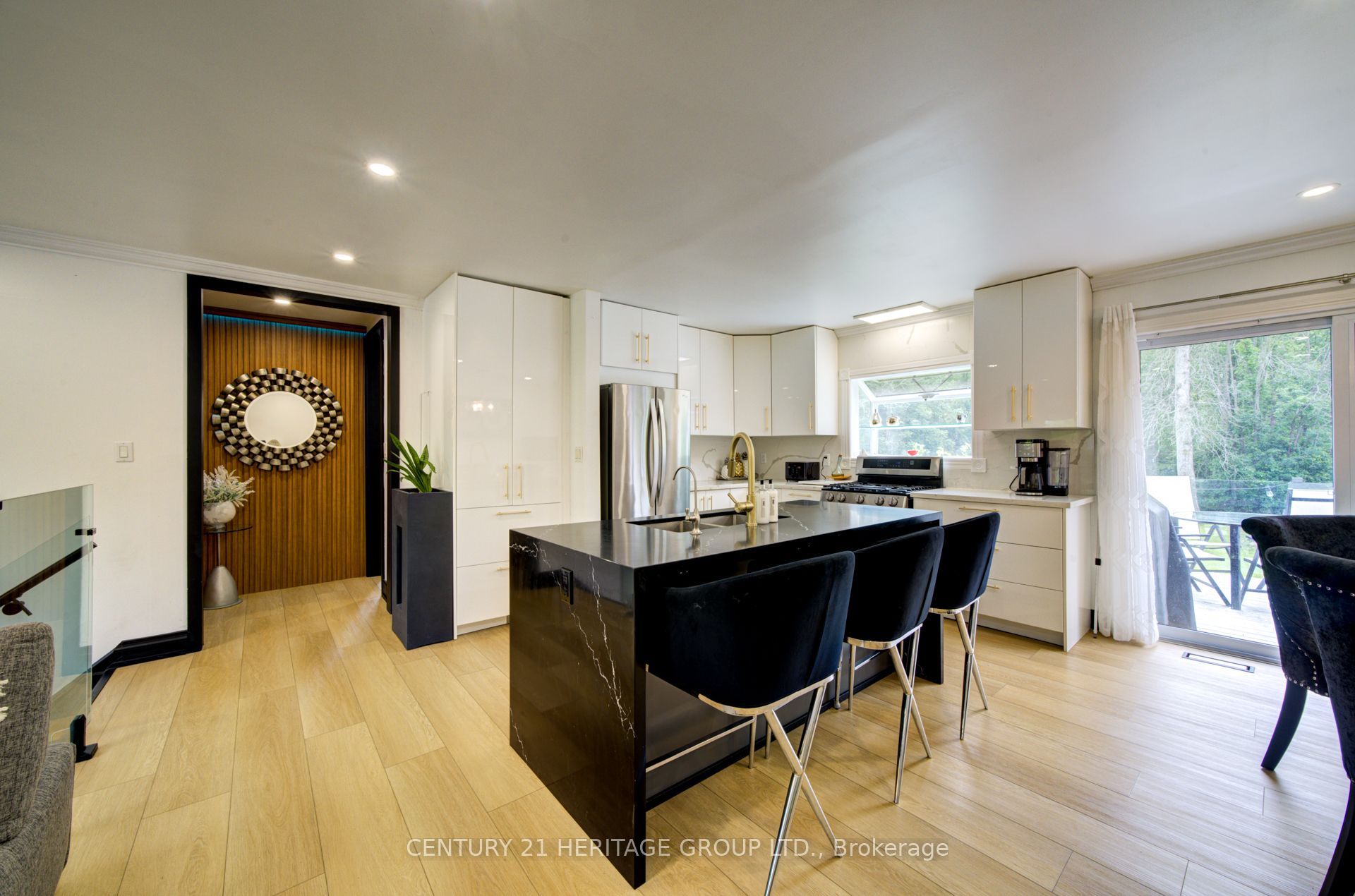 1151 Birch Road Property Photo 5