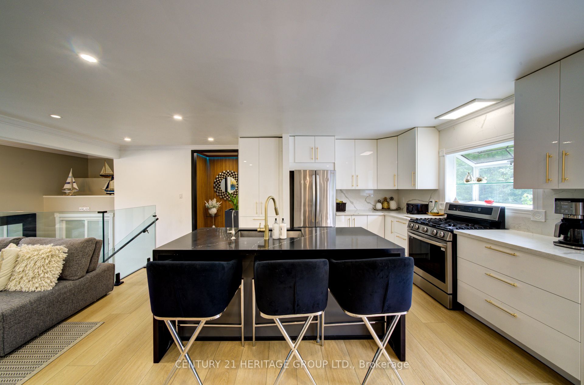 1151 Birch Road Property Photo 6