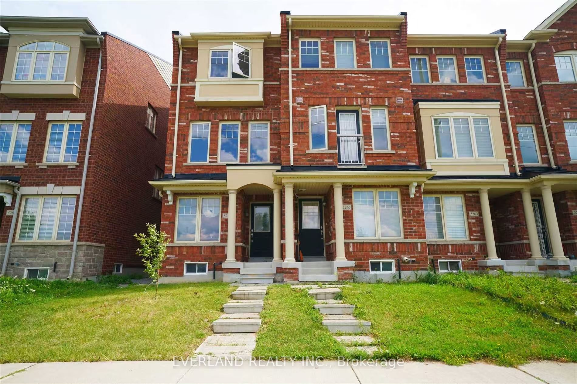 5267 Major Mackenzie Drive E Property Photo 1