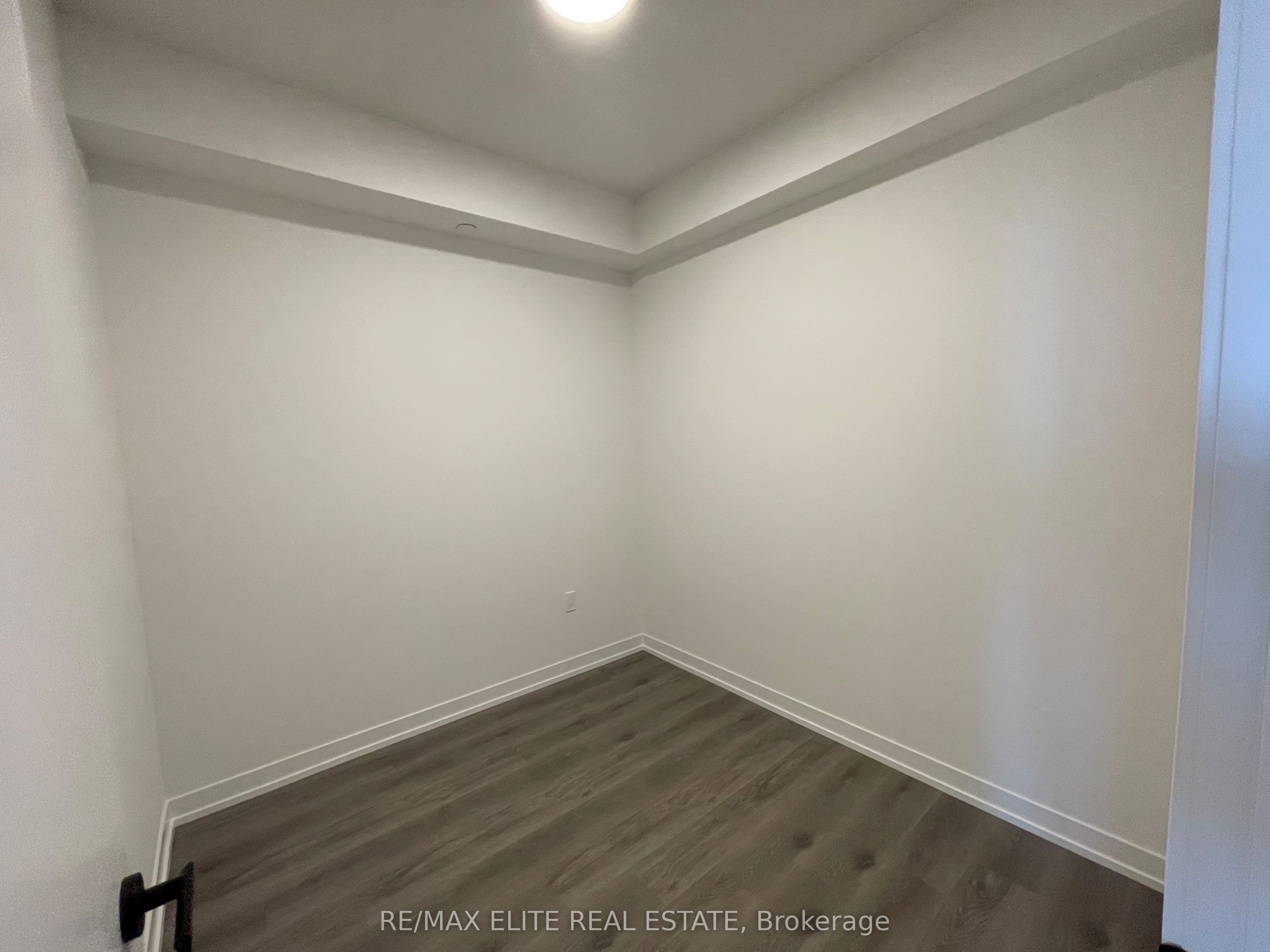 225 Commerce Street 4505 Property Photo 4