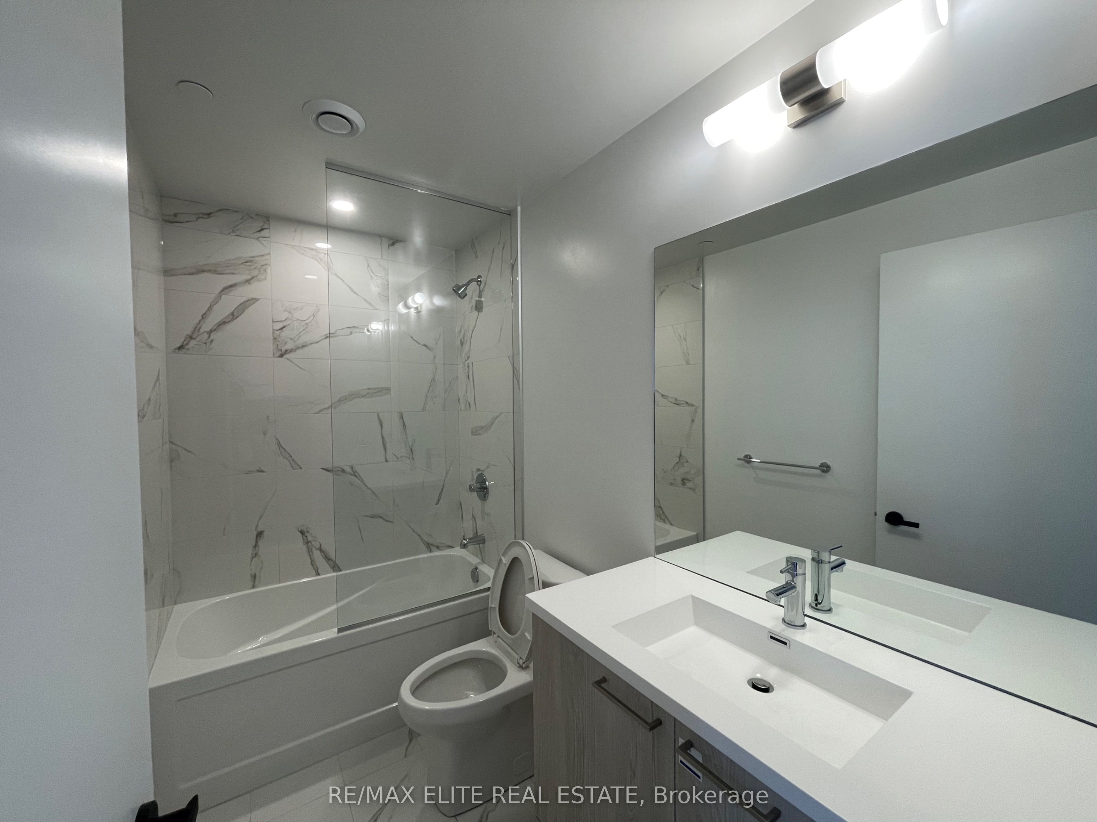 225 Commerce Street 4505 Property Photo 6
