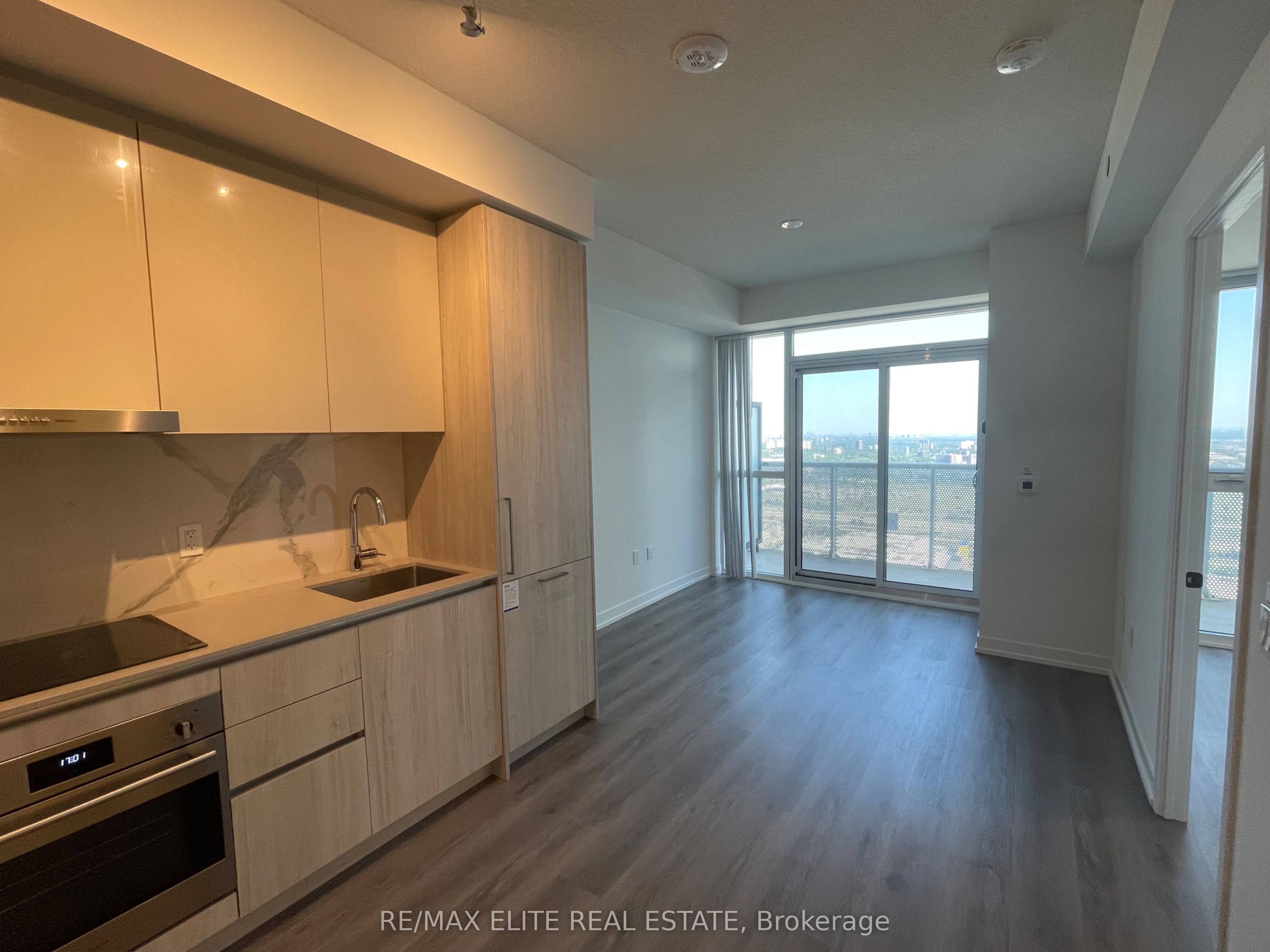 225 Commerce Street 4505 Property Photo 7