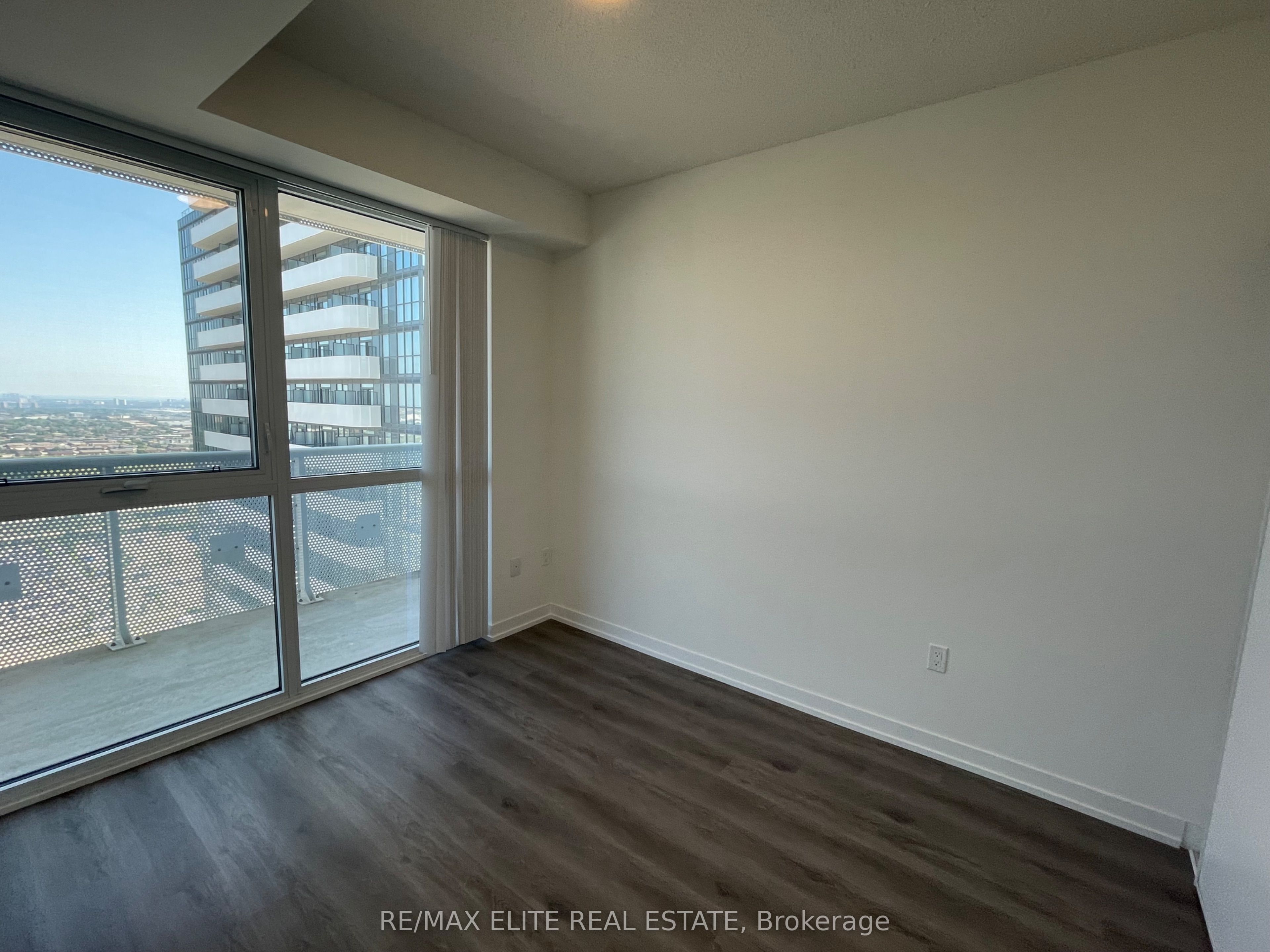 225 Commerce Street 4505 Property Photo 8