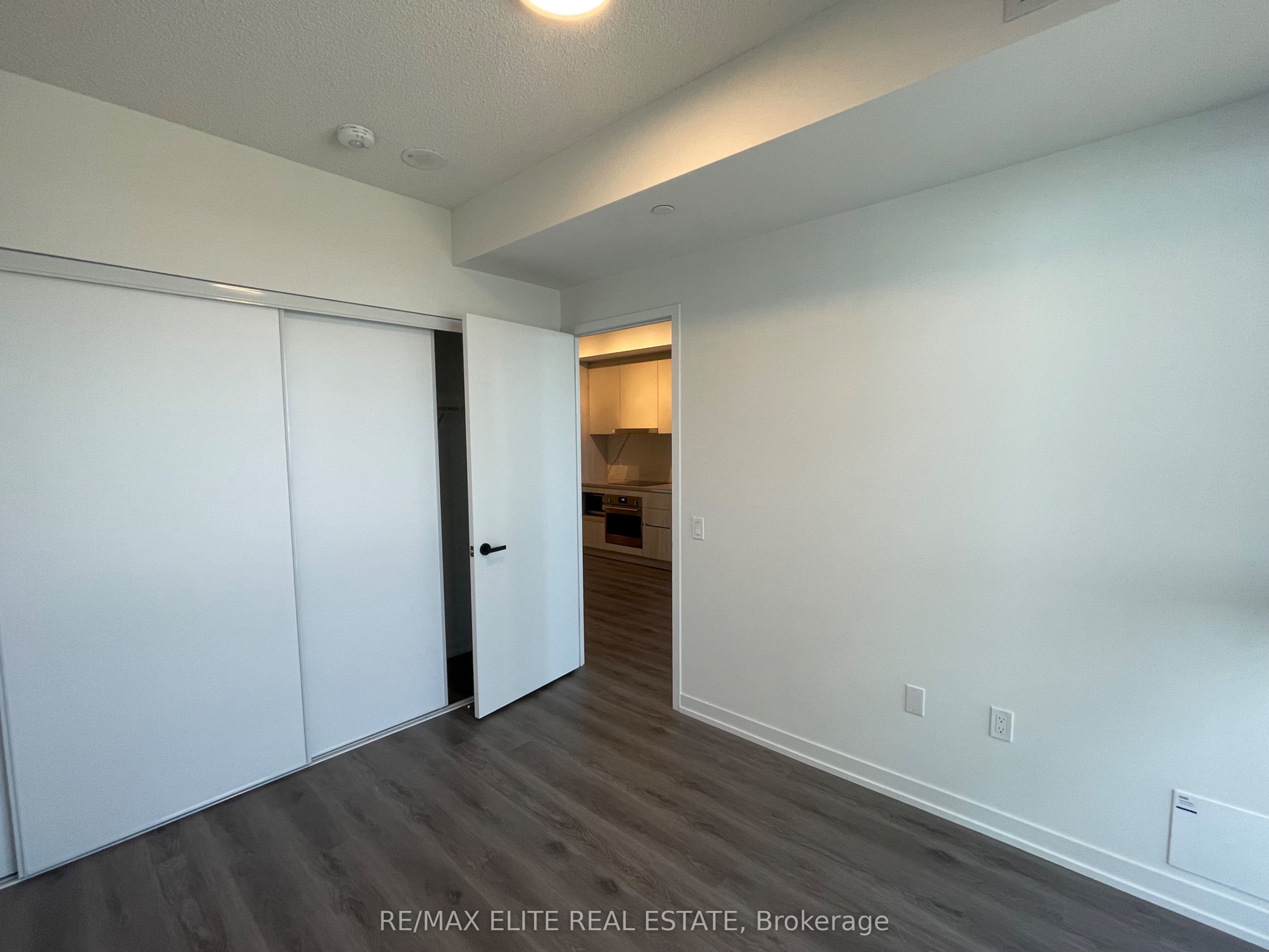 225 Commerce Street 4505 Property Photo 9