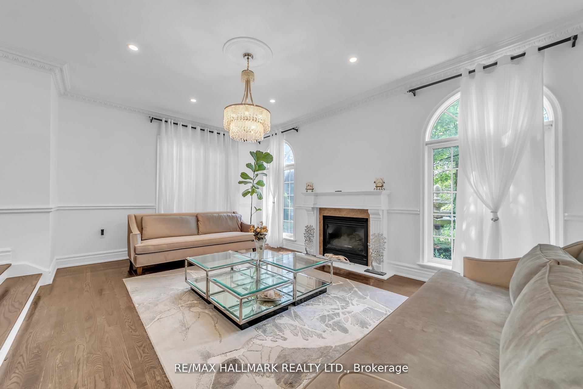 384 W Kennedy Street W Property Photo 6