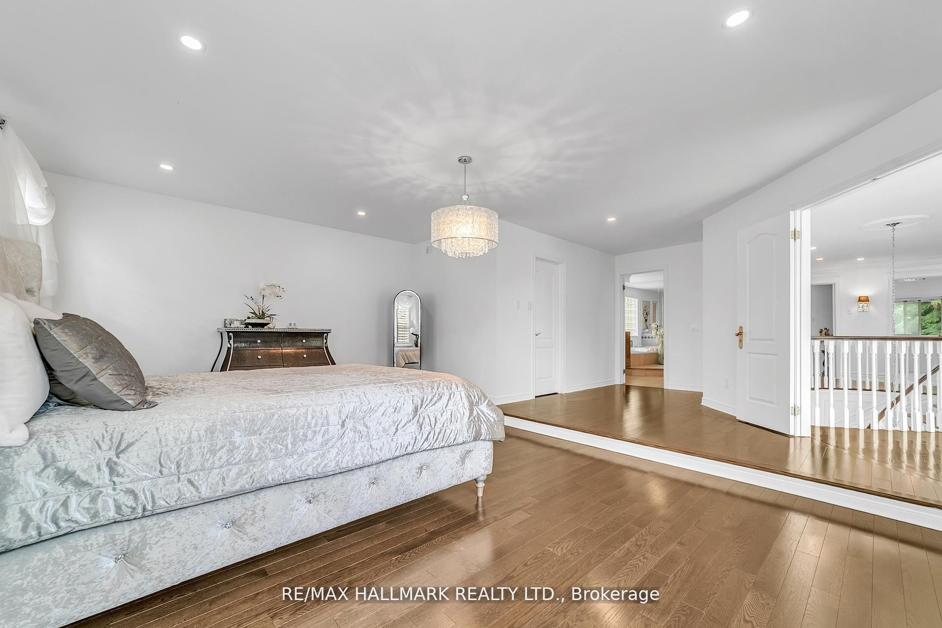 384 W Kennedy Street W Property Photo 22