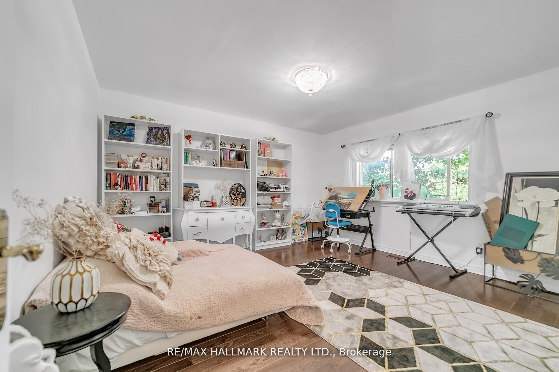 384 W Kennedy Street W Property Photo 25
