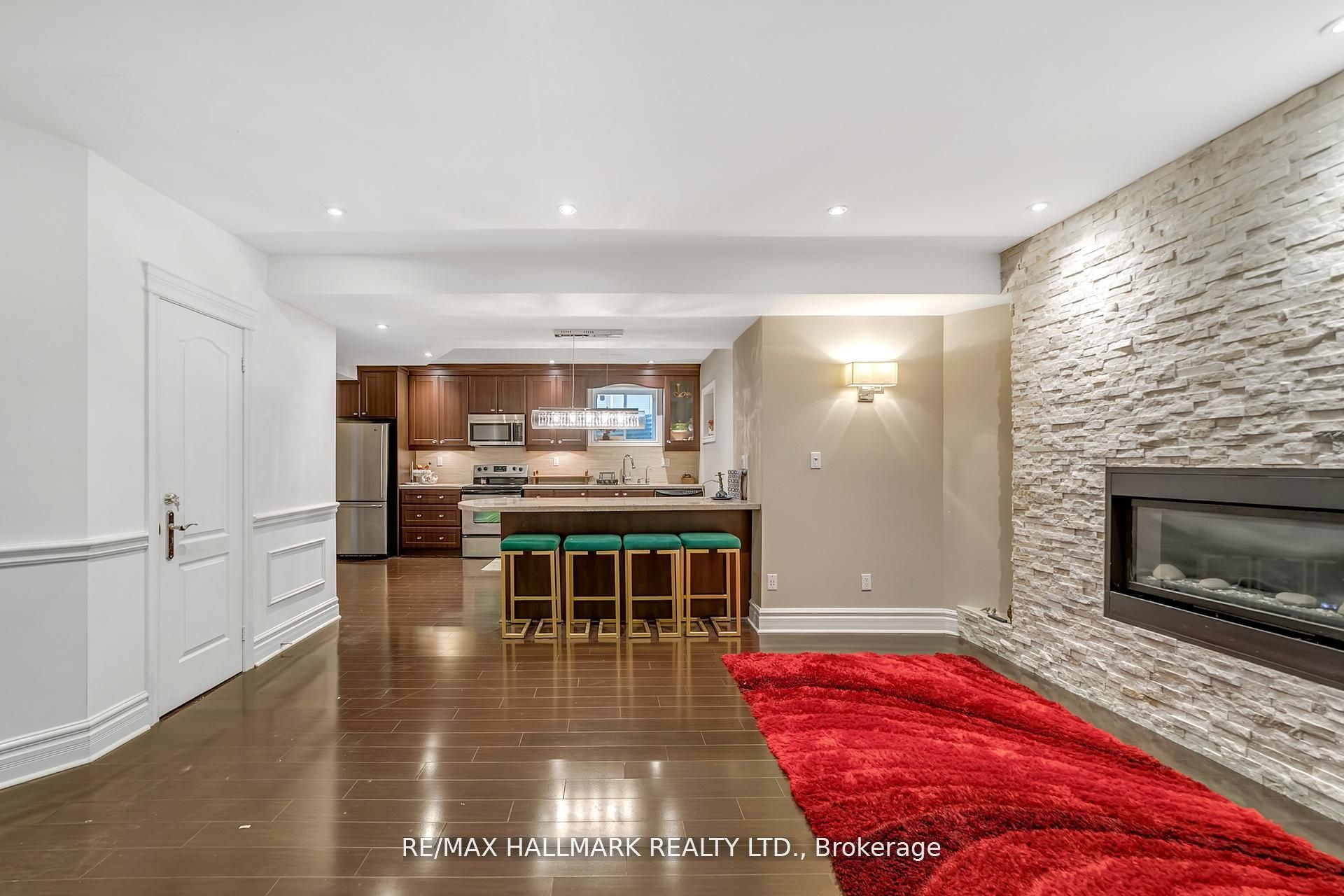 384 W Kennedy Street W Property Photo 35