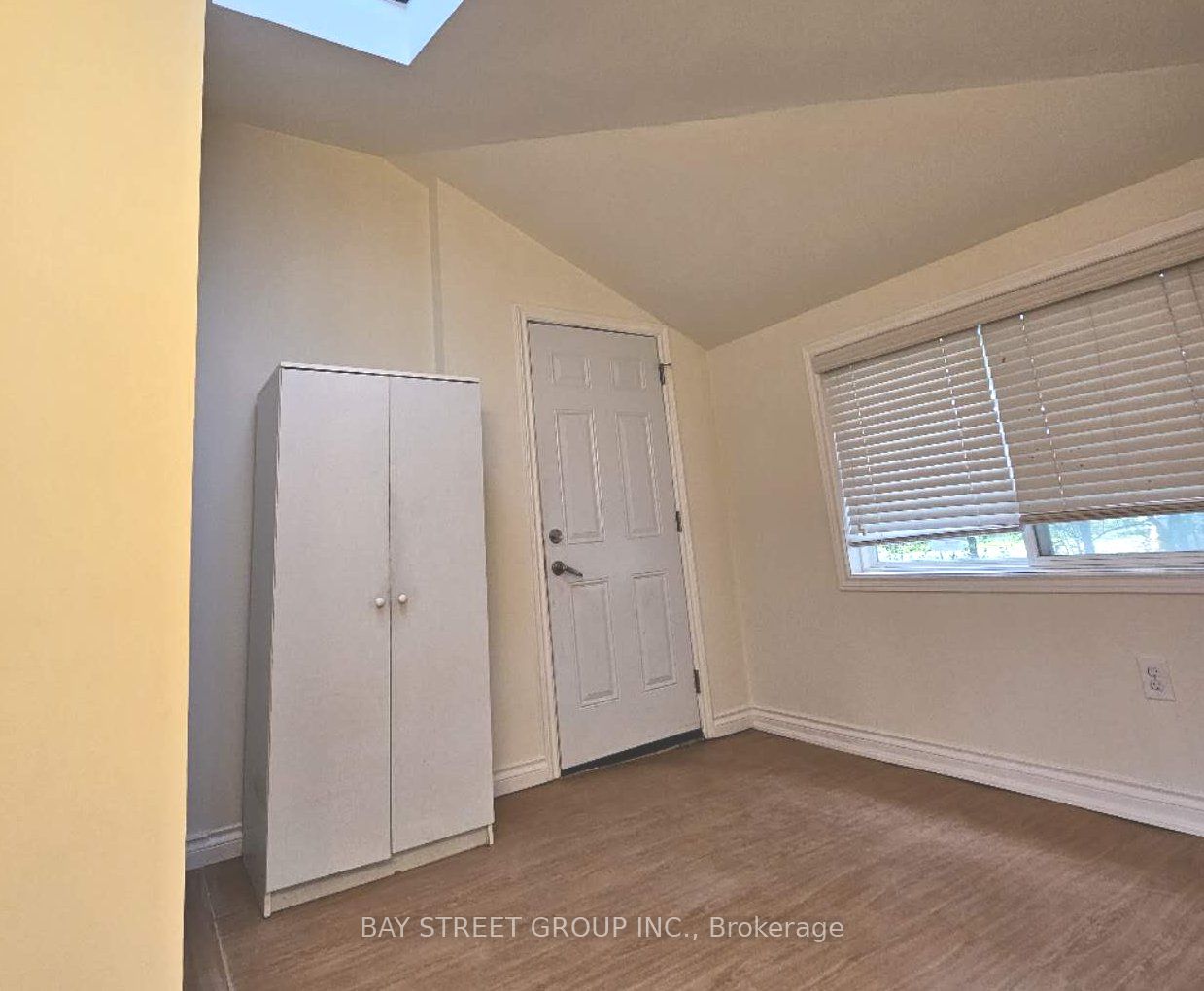 36 Grandview Avenue N-side Property Photo 3
