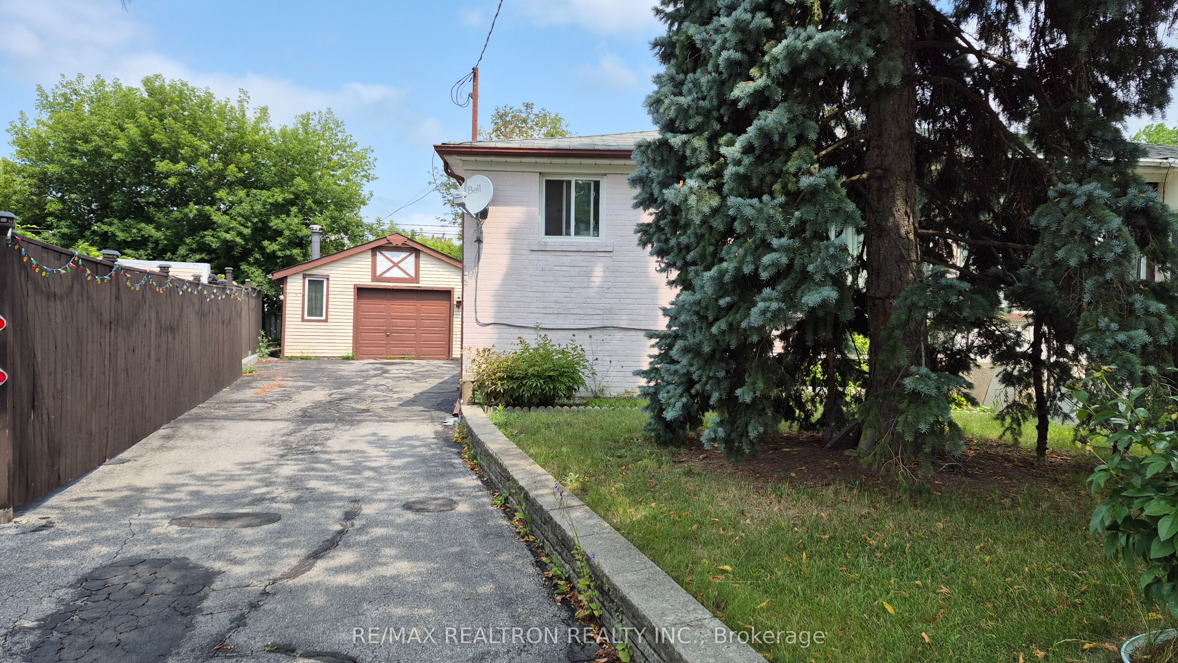 314 Browndale Crescent Property Photo 1