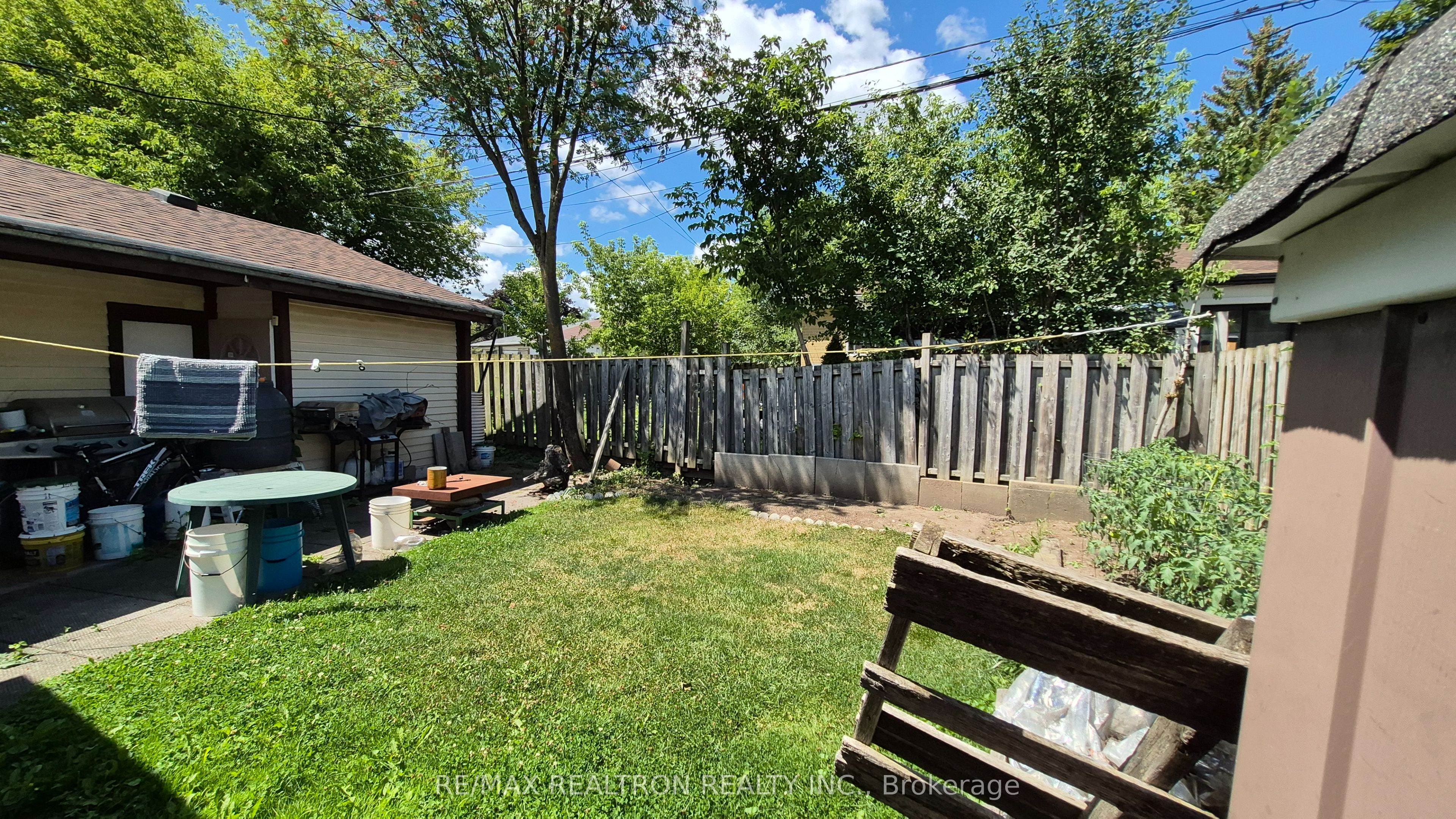 314 Browndale Crescent Property Photo 8