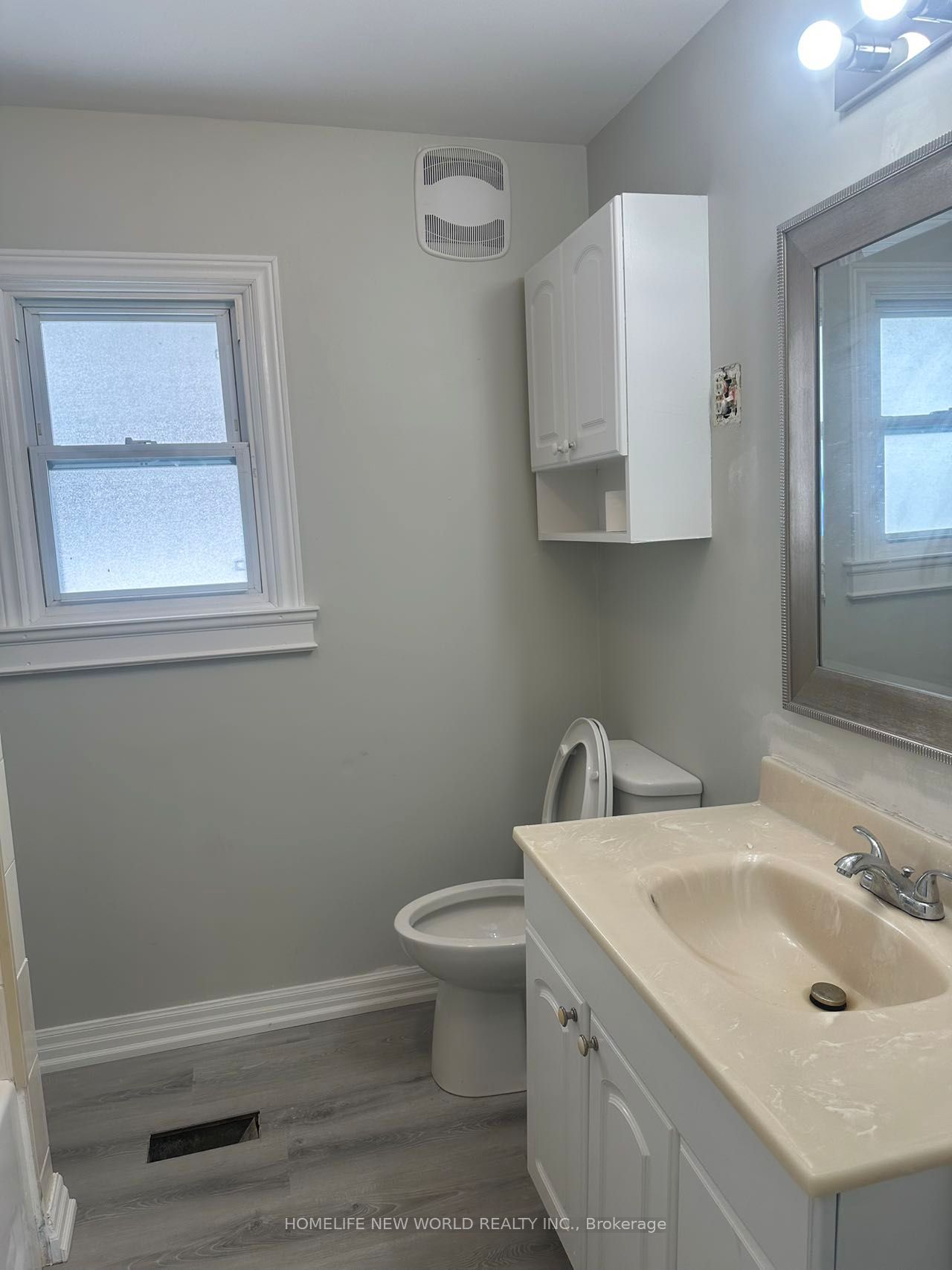 15395 Bayview Avenue Property Photo 8
