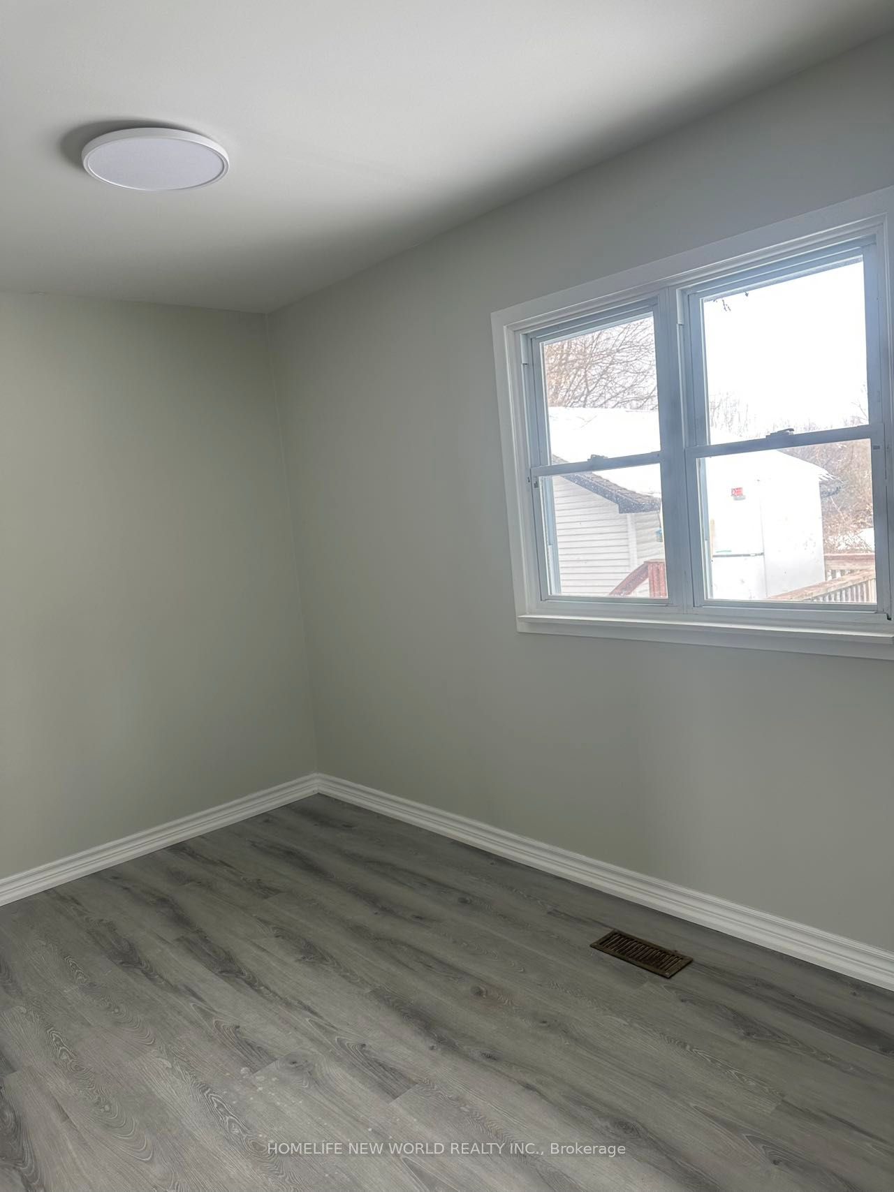 15395 Bayview Avenue Property Photo 11