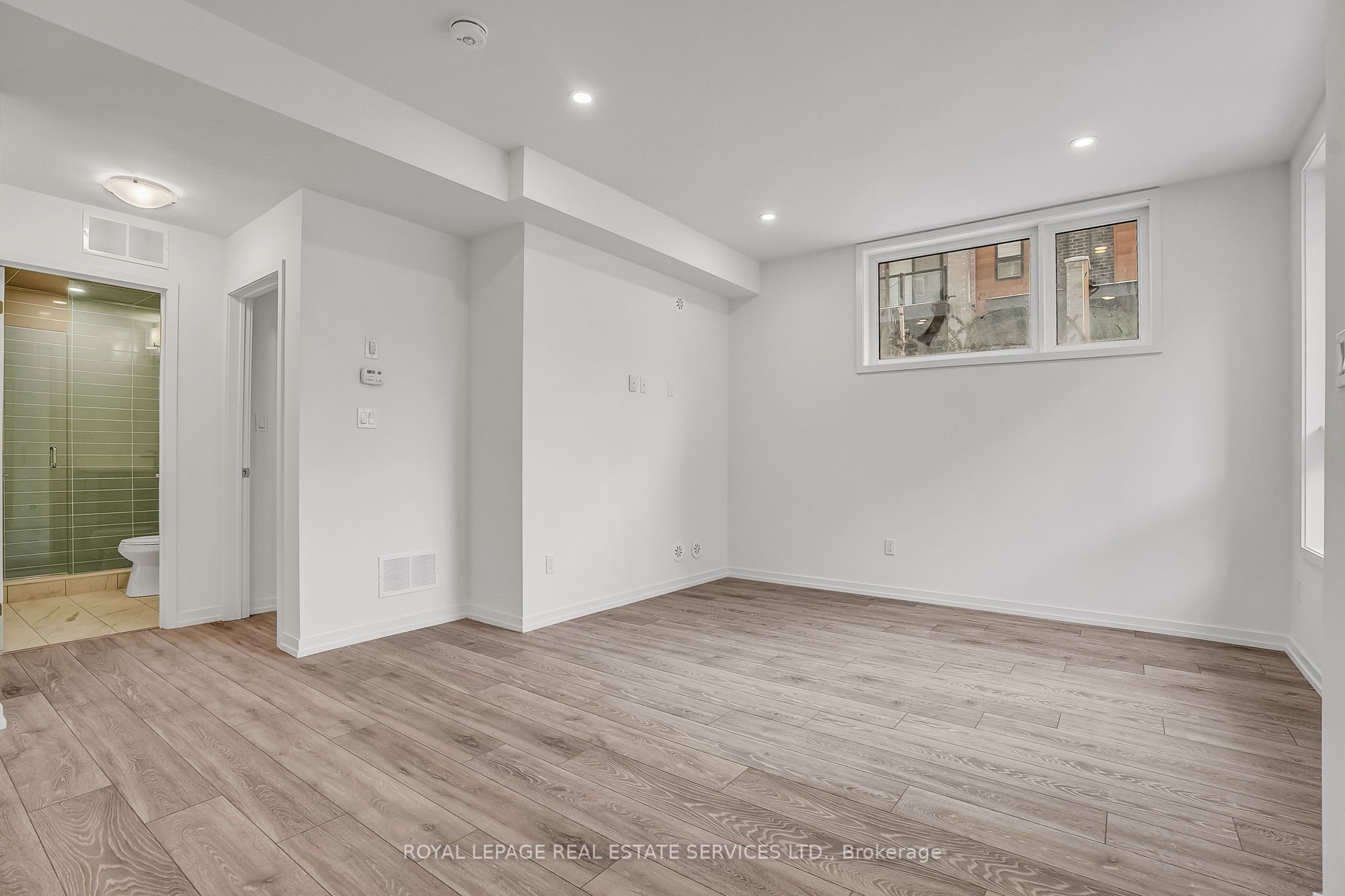 20 Lytham Green Circle 15 Property Photo 9