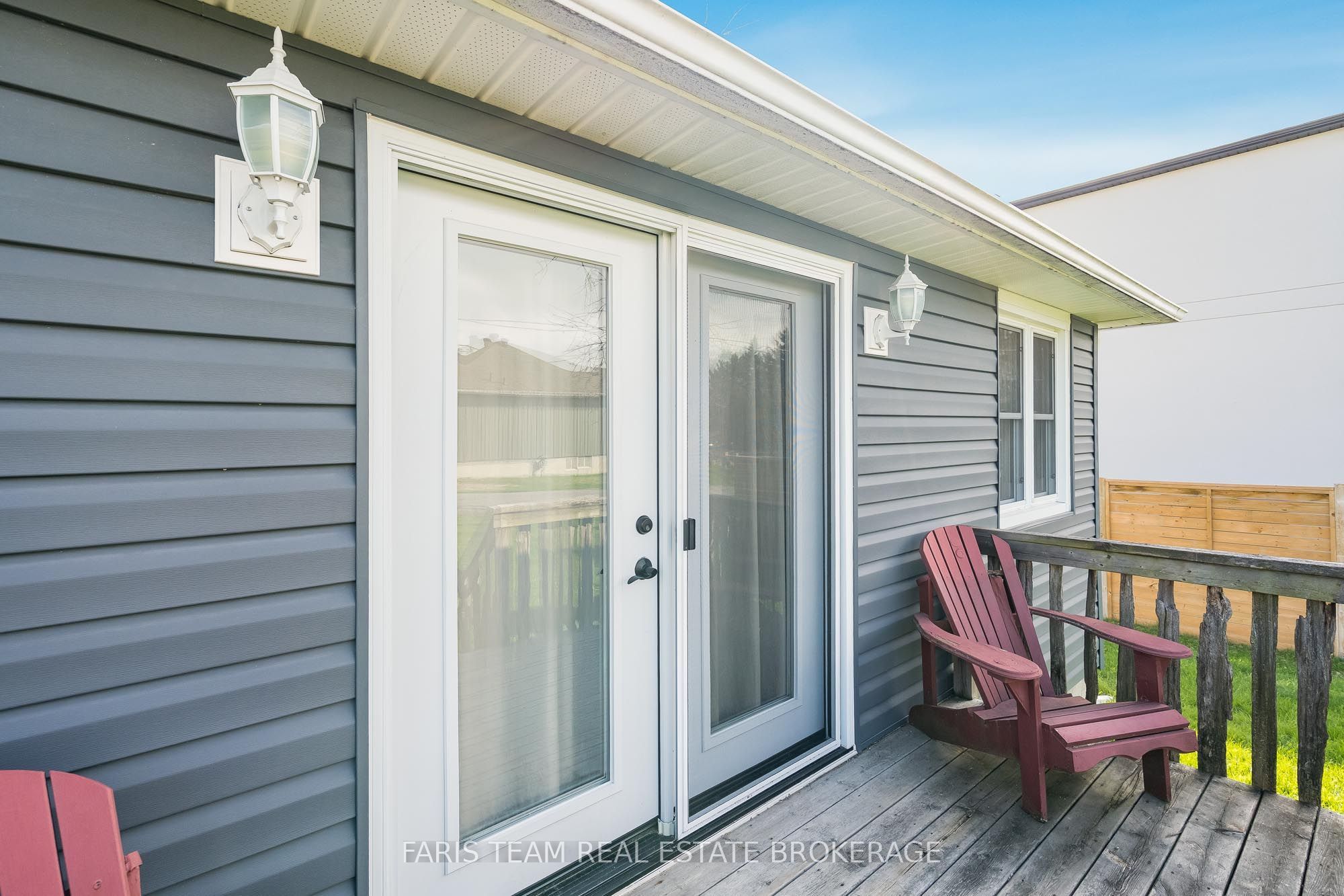1417 Maple Way Property Photo 4