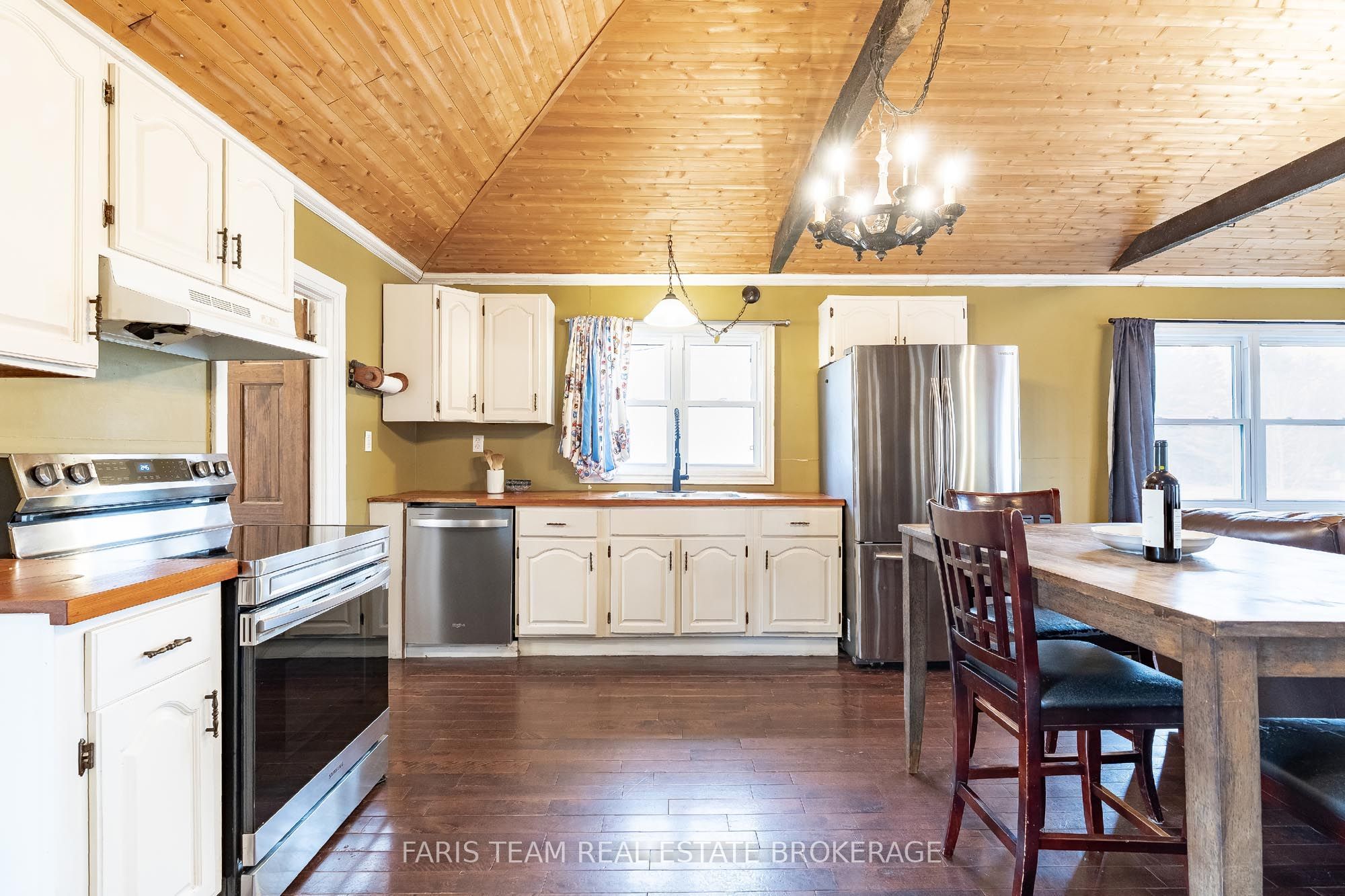 1417 Maple Way Property Photo 5