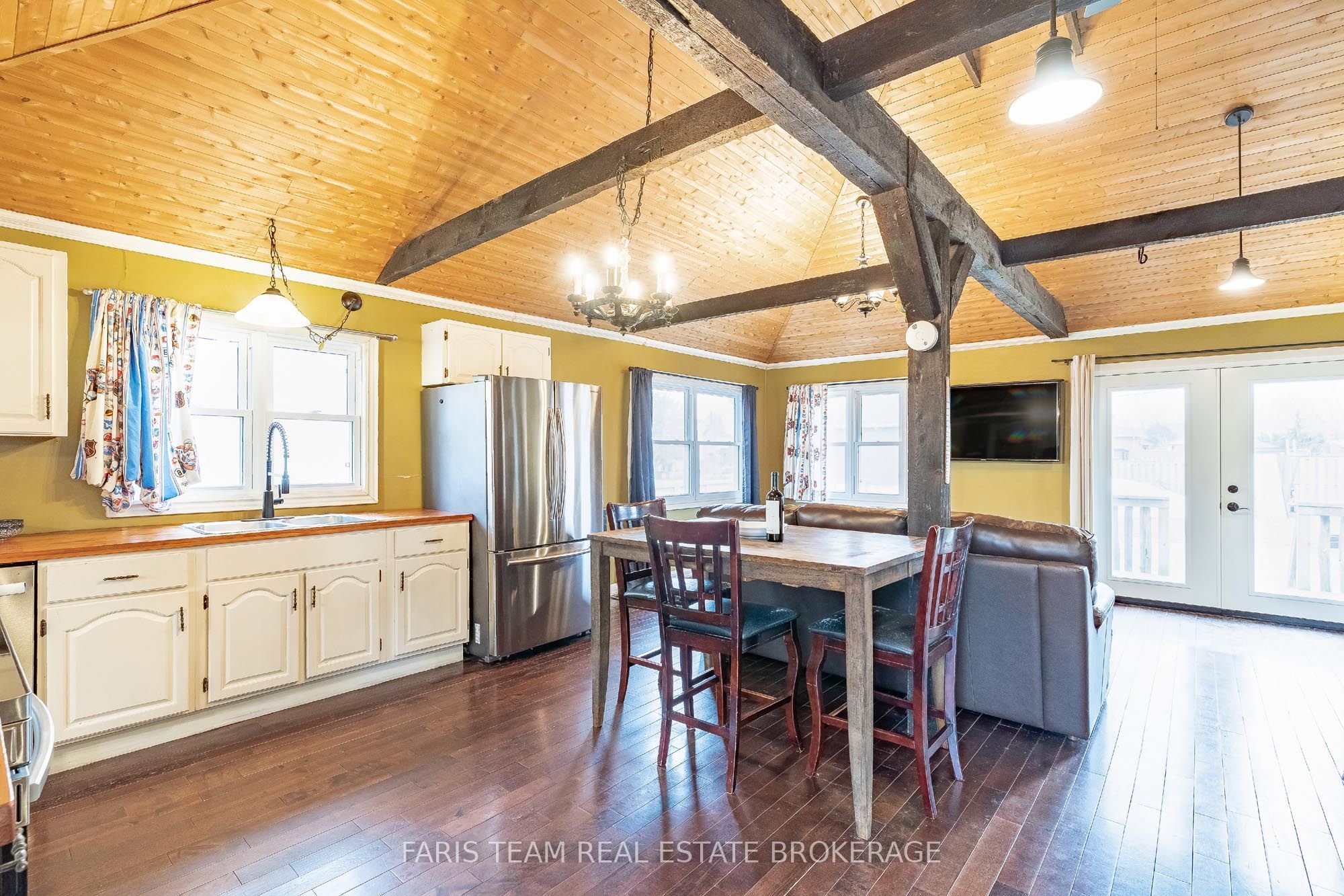 1417 Maple Way Property Photo 11