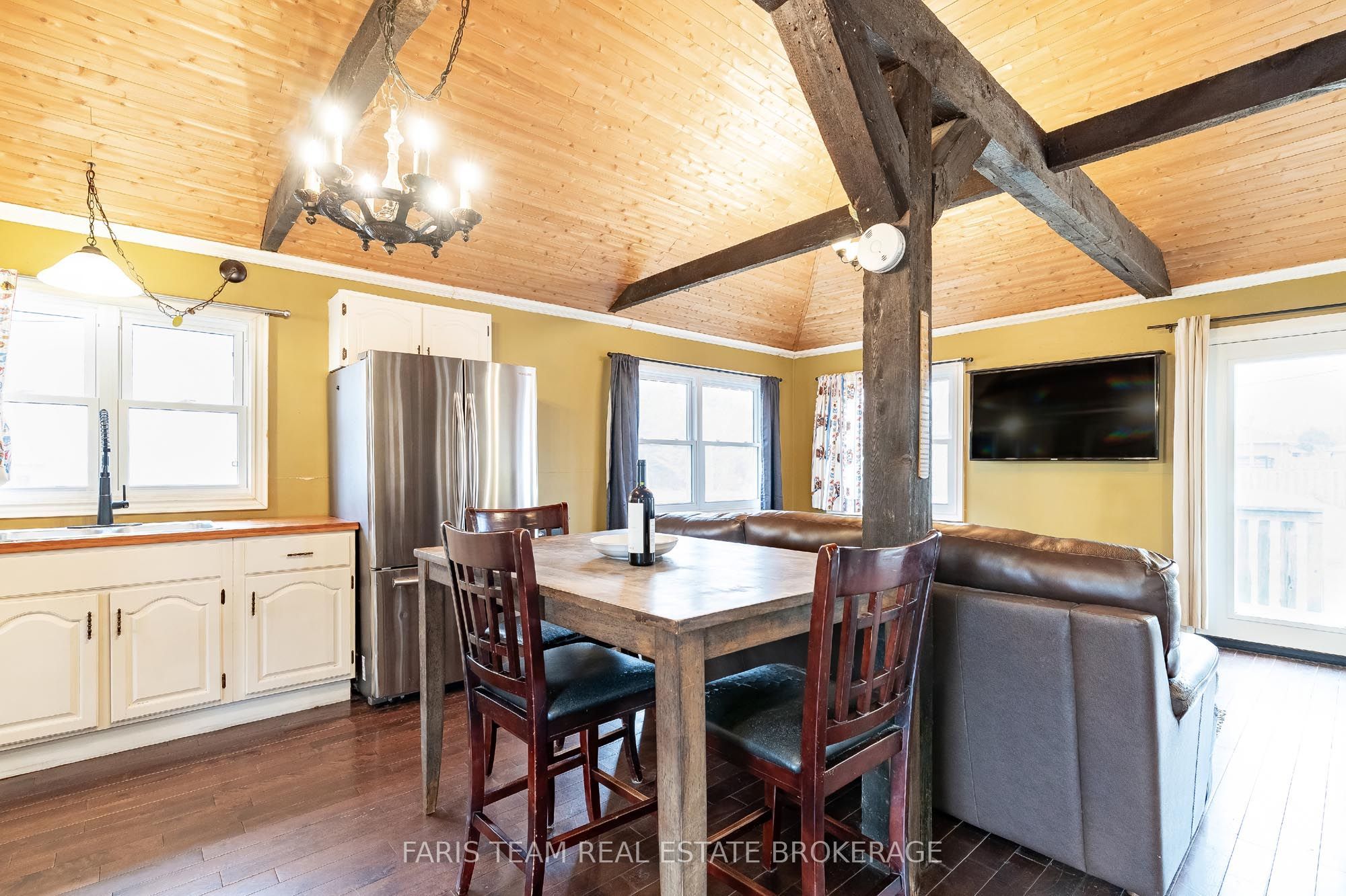 1417 Maple Way Property Photo 12