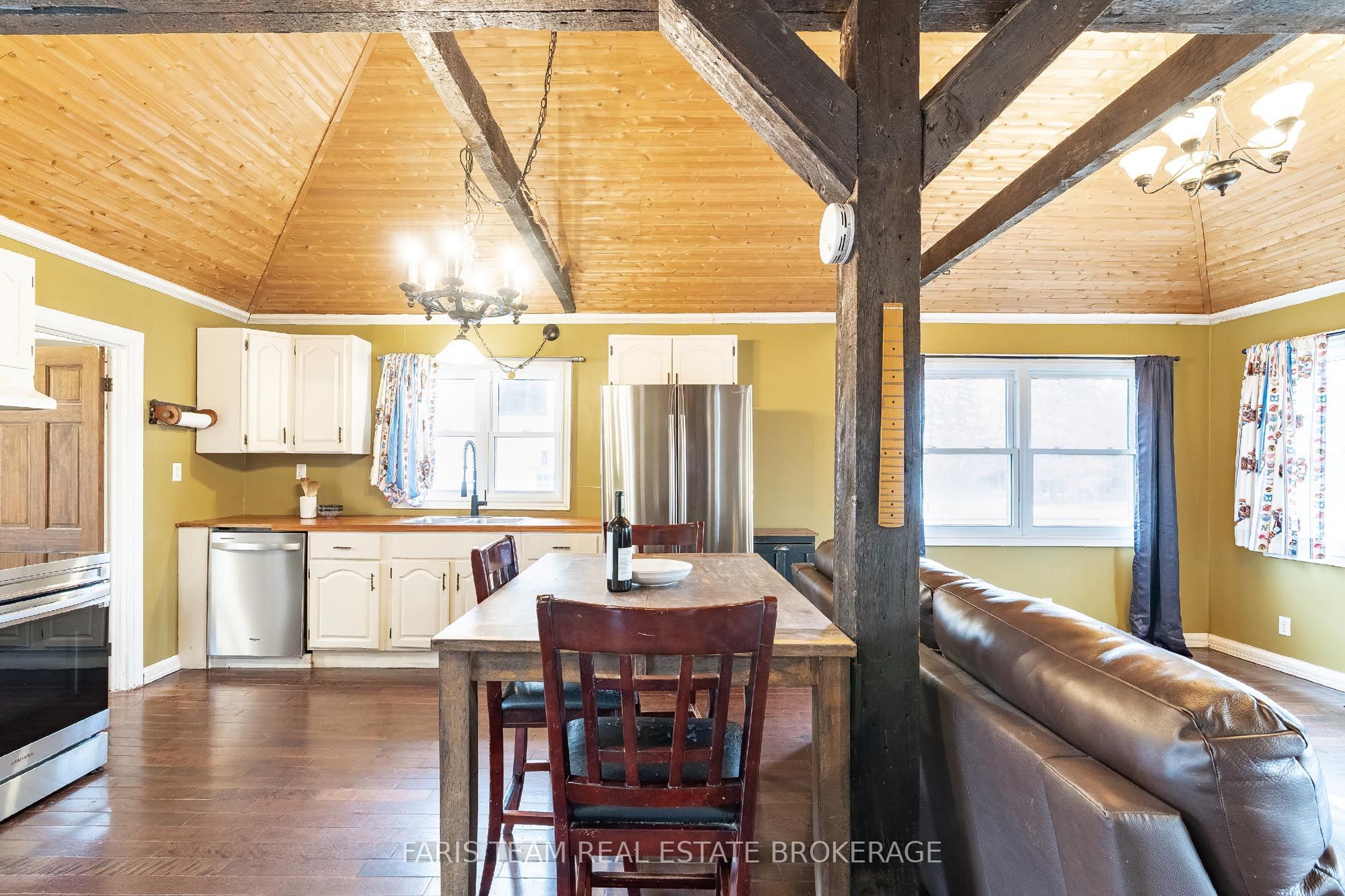 1417 Maple Way Property Photo 13