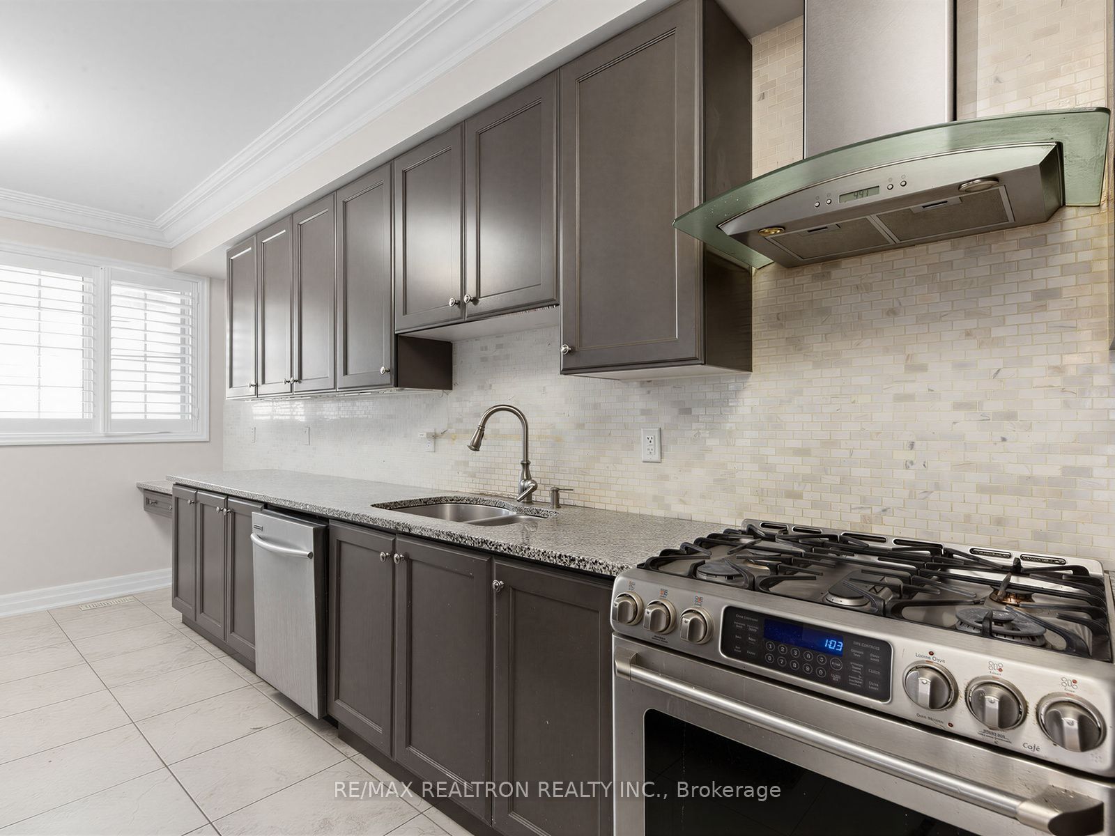 244 Cornell Park Avenue Property Photo 11