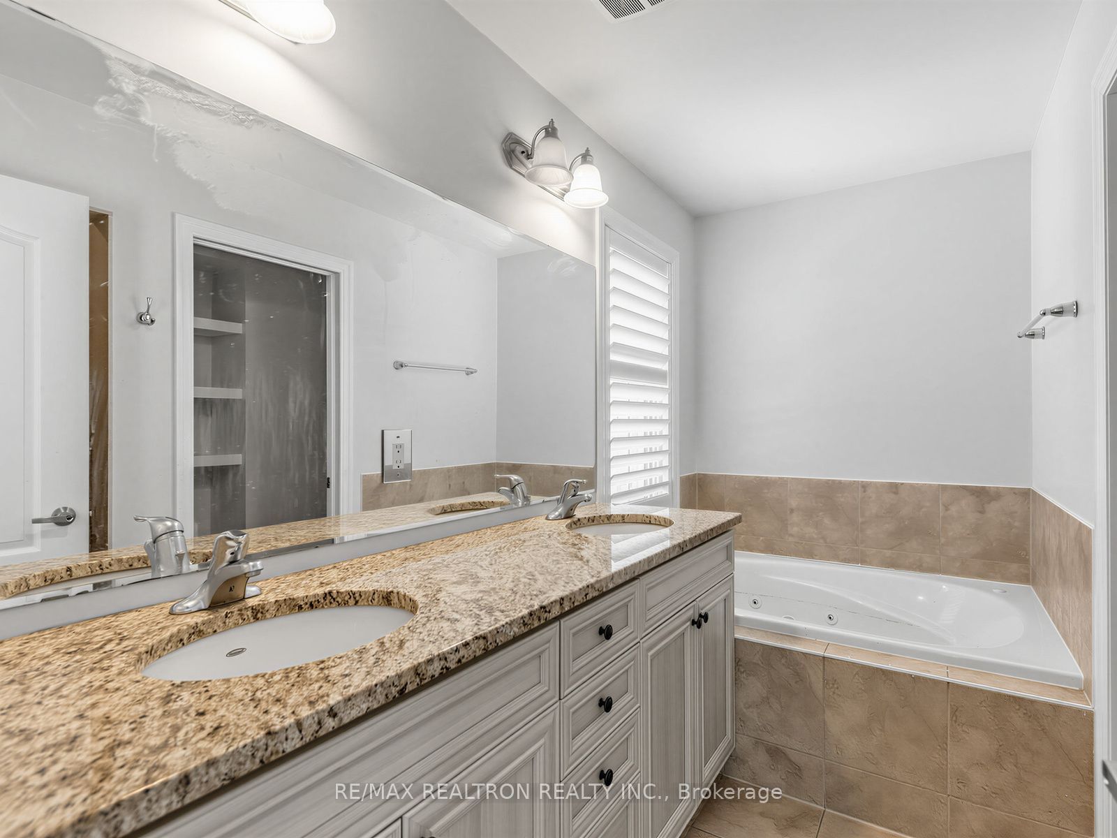 244 Cornell Park Avenue Property Photo 18