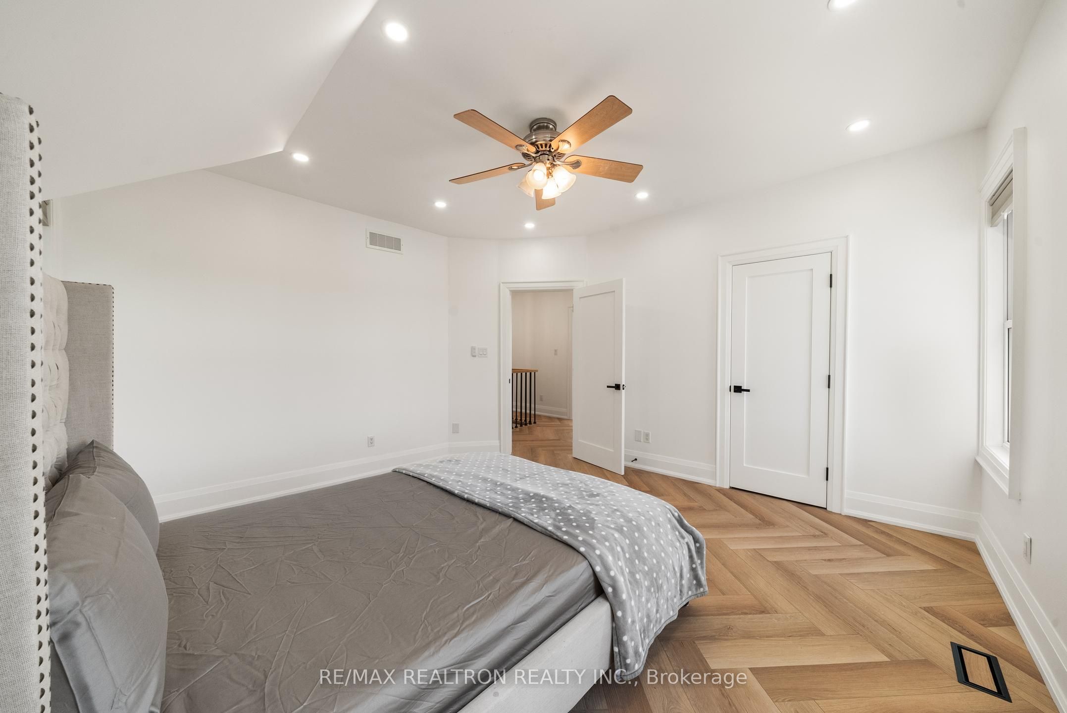 27453 Highway 48 Property Photo 34